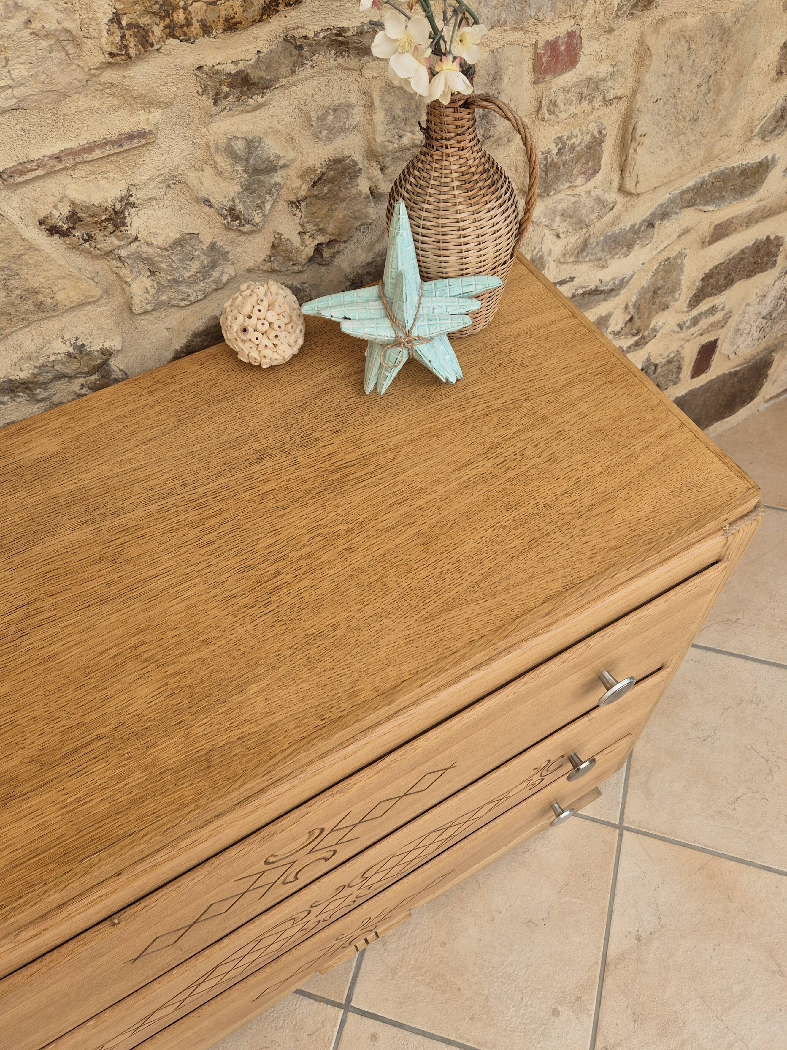 Art Deco chest of drawers
