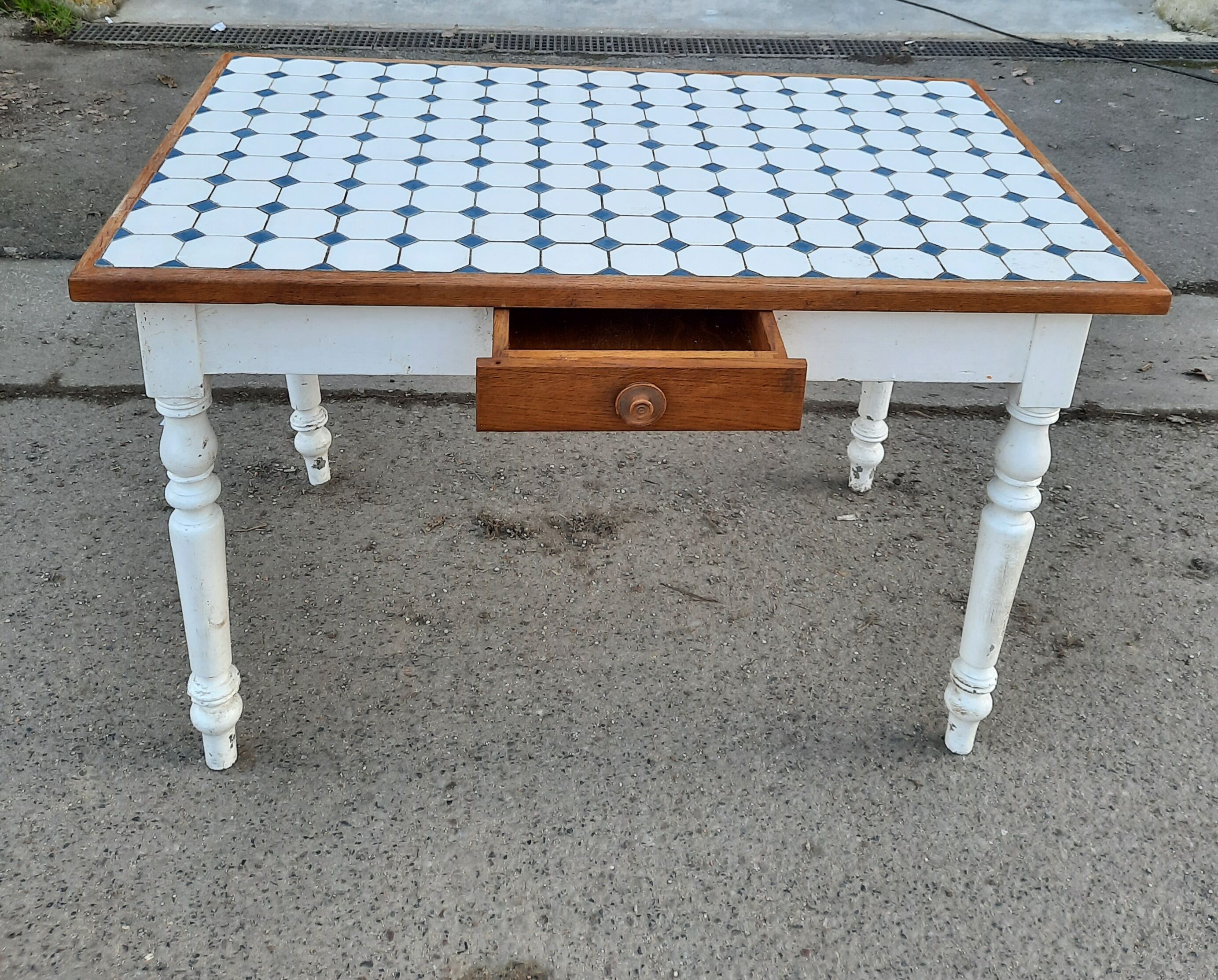 Table cuisine en carrelage