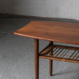 Table basse 'Planche de surf' en bois de teck avec étagère à magazines, design hollandais, années 1960