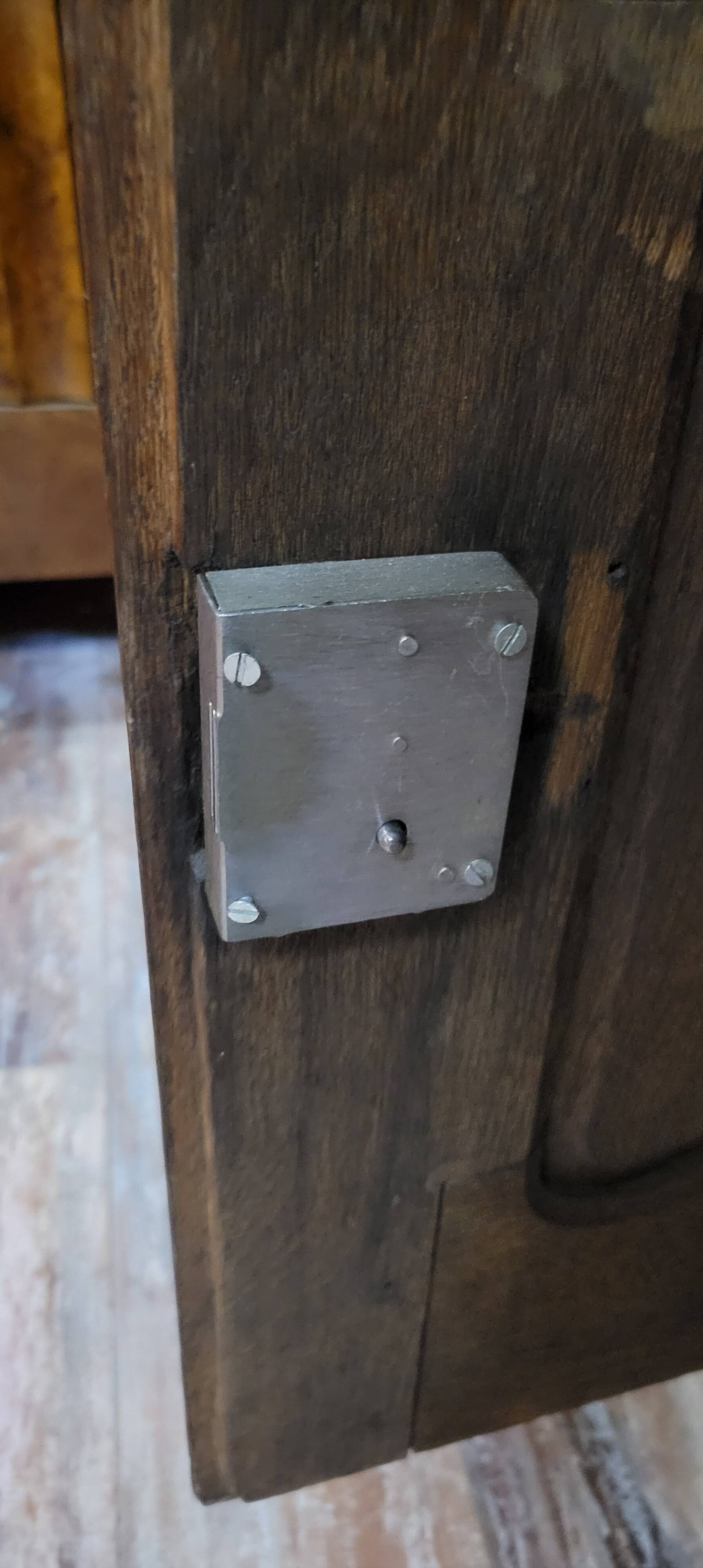 Important buffet deux corps époque Louis XV en chêne massif