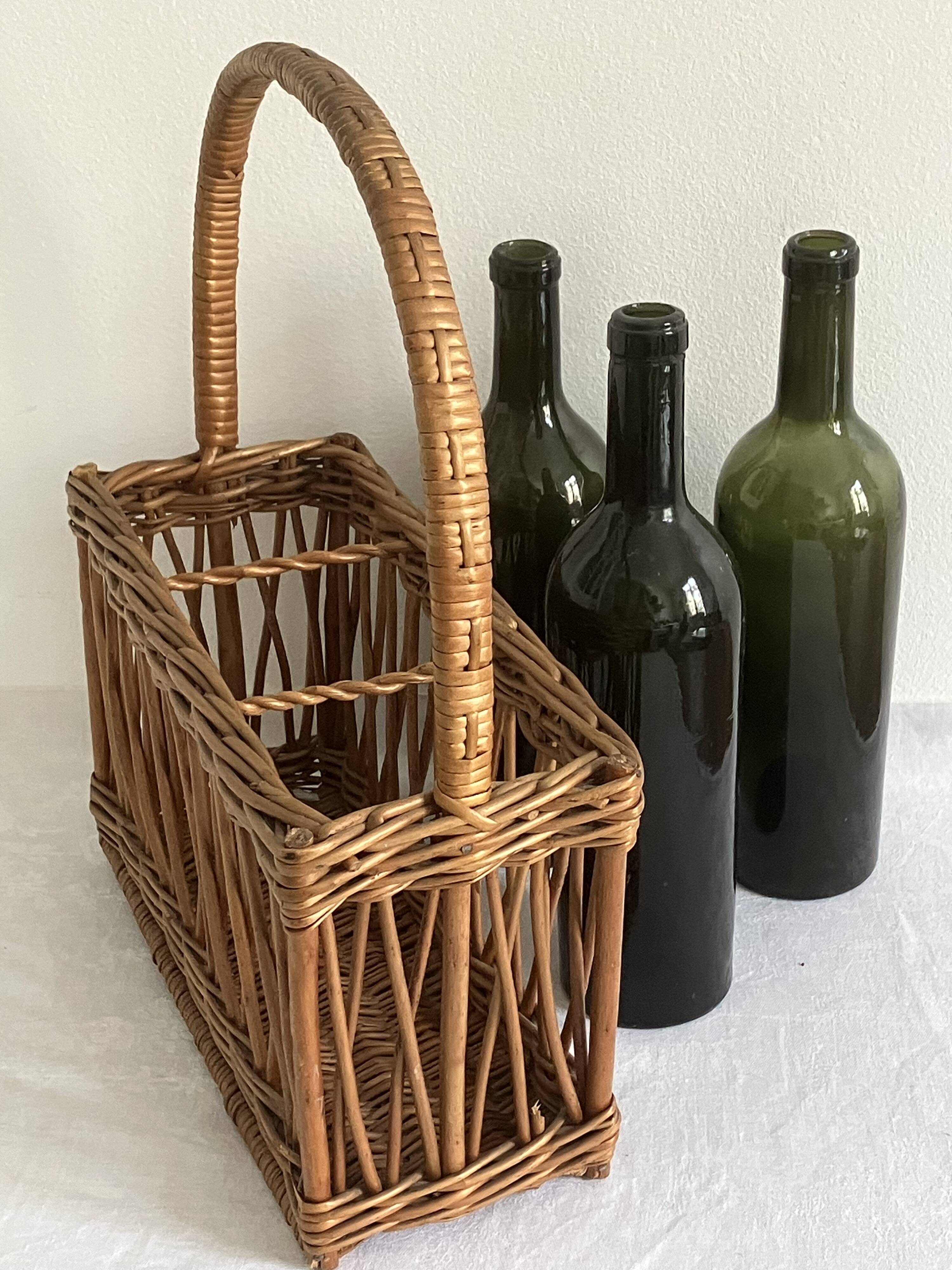 Bottle holder, woven wicker