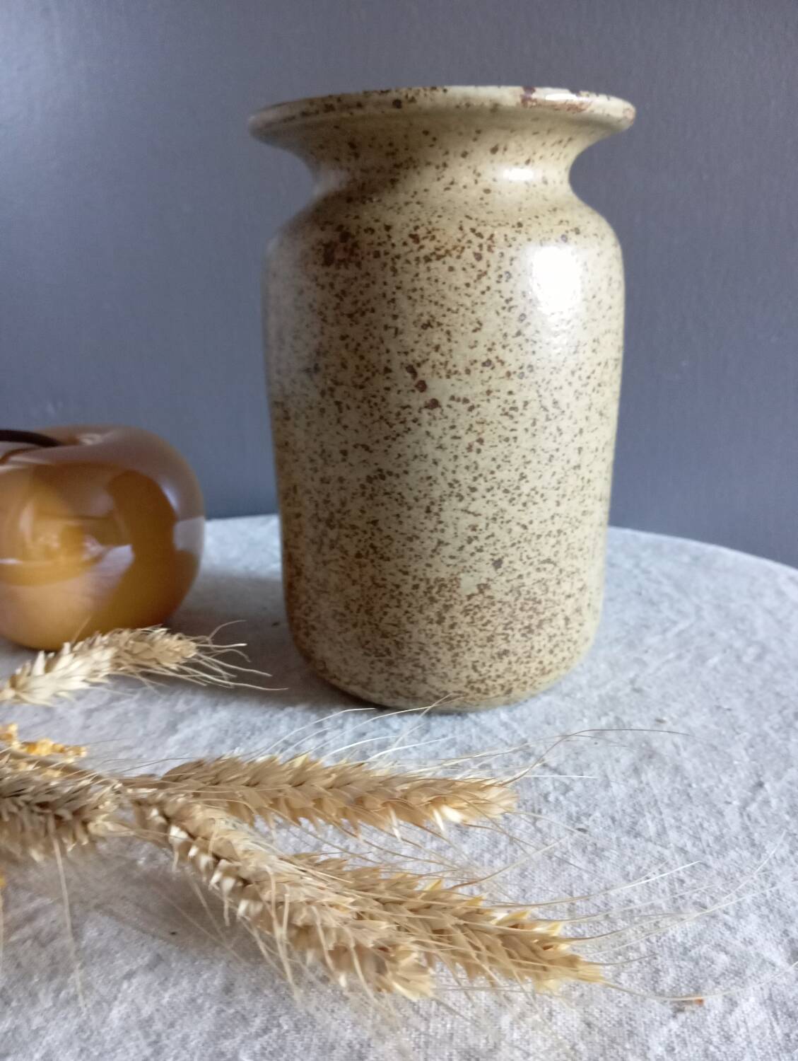 Pyrite sandstone vase with leaf decoration, Vallauris unsigned, 1970