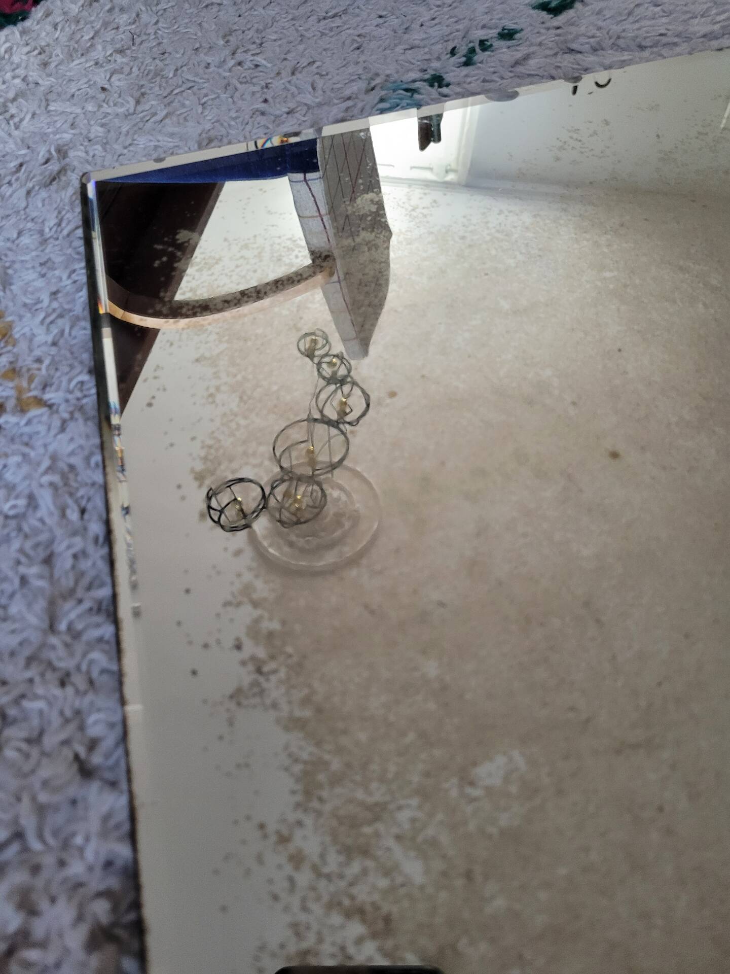 Bevelled rectangular mirror