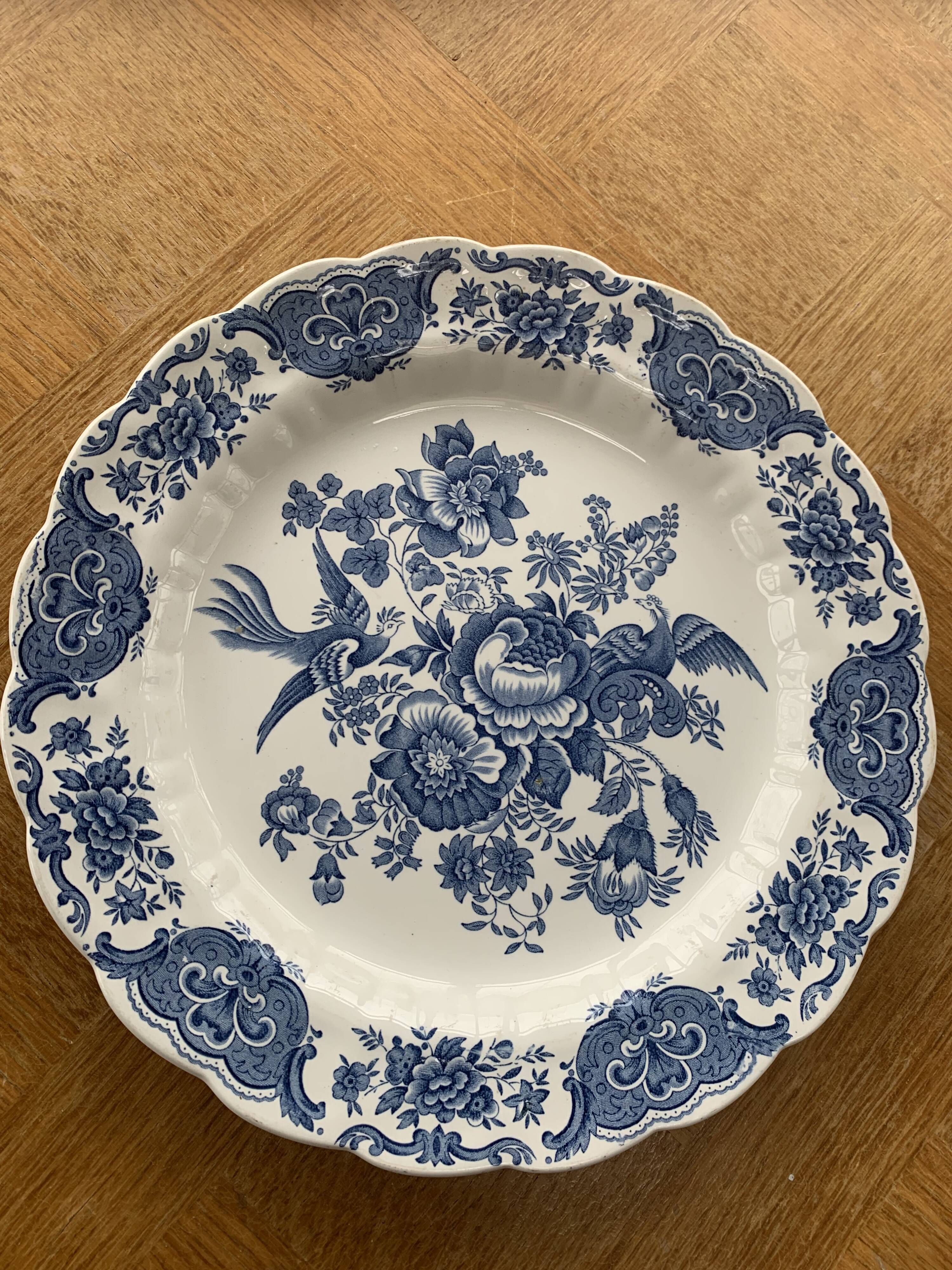 Vintage Windsor model ridgway staffordshire cake dish