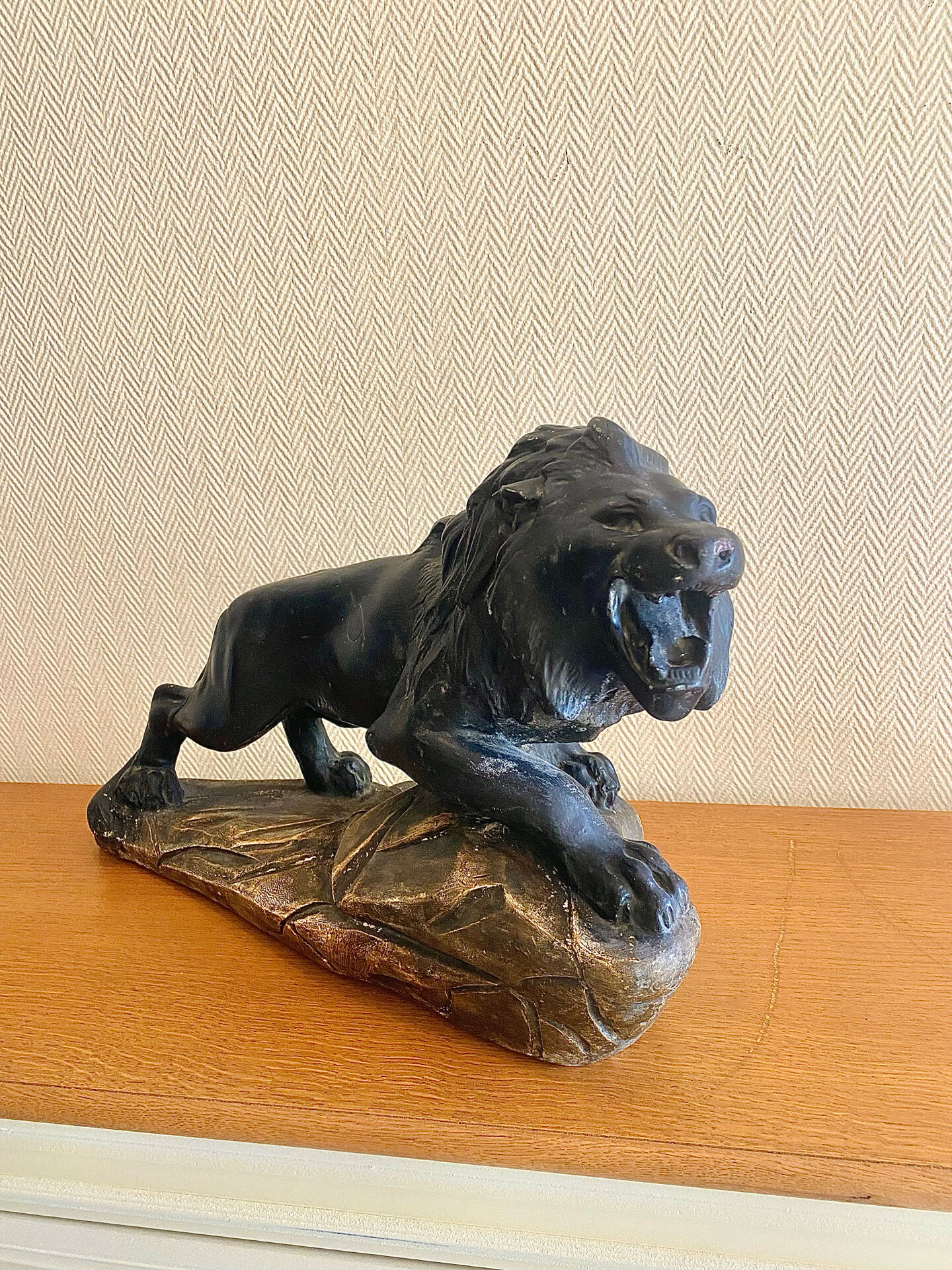 Roaring lion Art Deco signed Magioni