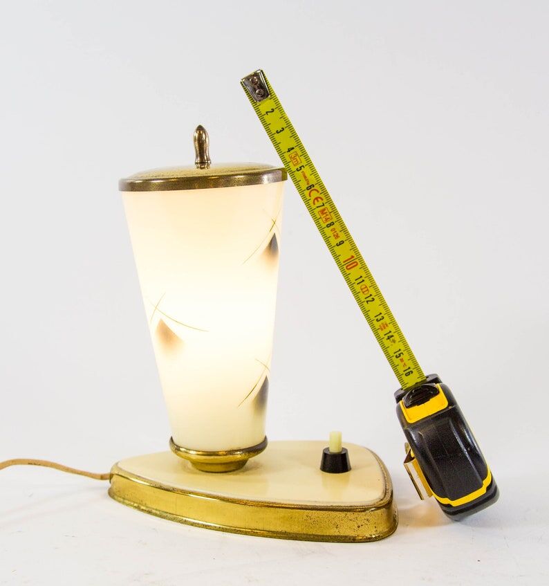 Lampe de table verre opalin et base laiton années 50