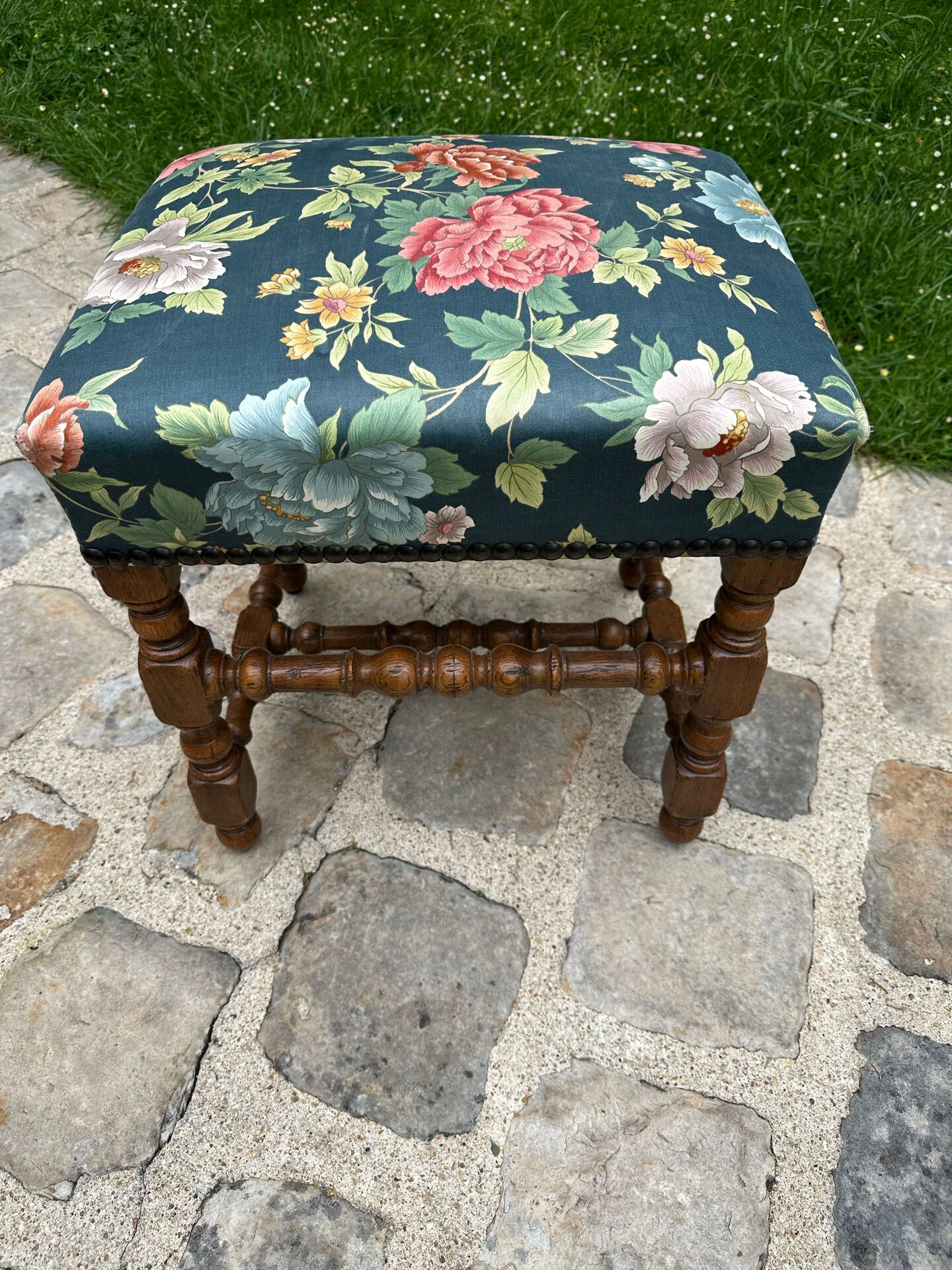 Louis XIII - Louis XIV style stool