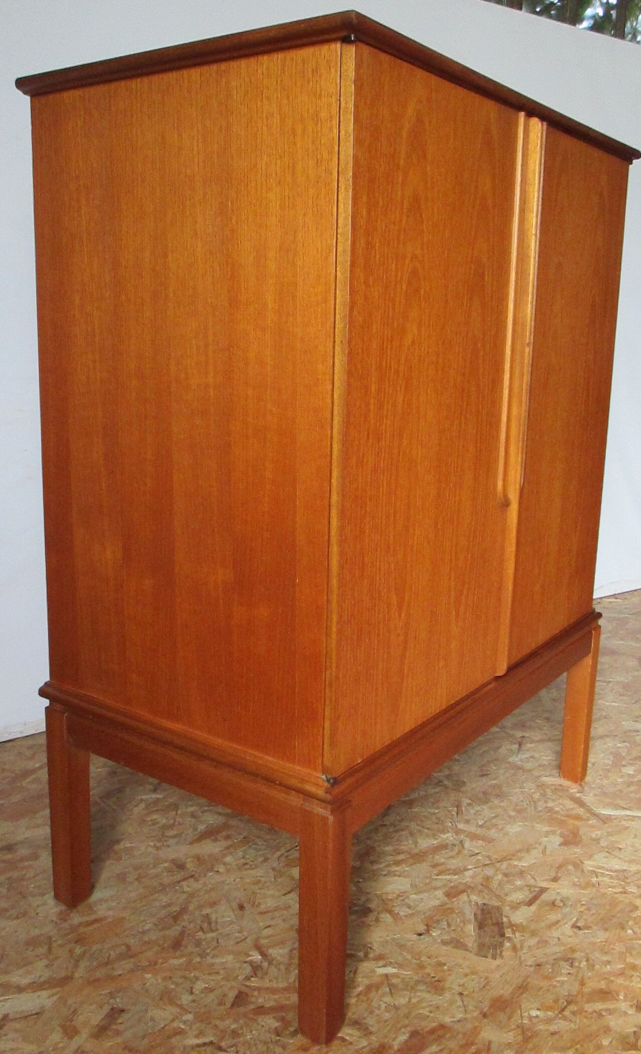 Teak support furniture