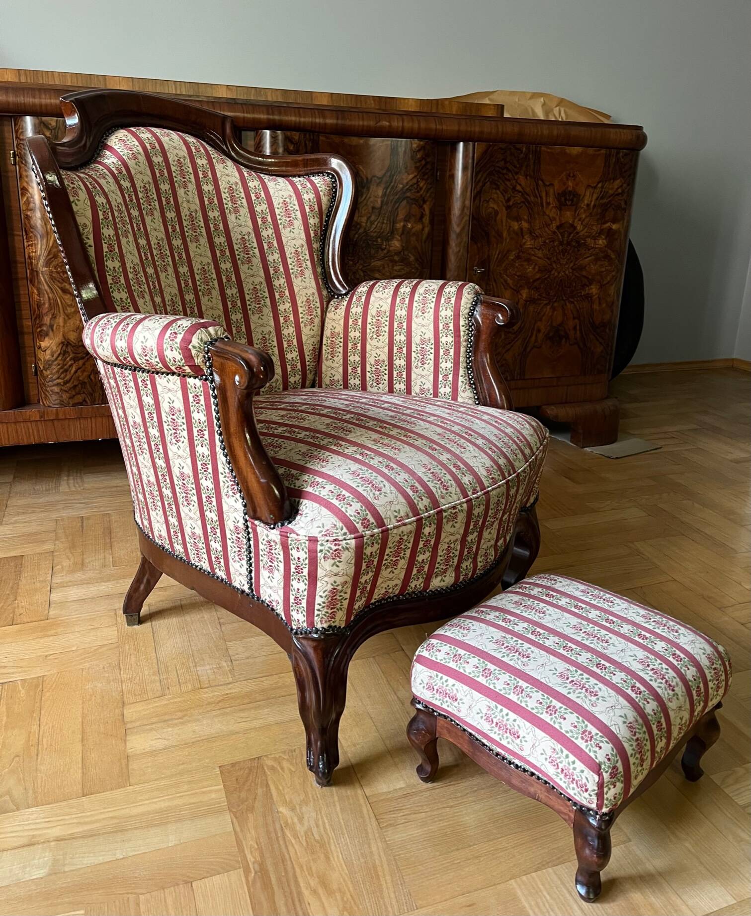 Louis Philippe style armchair with footrest from the 19th century.