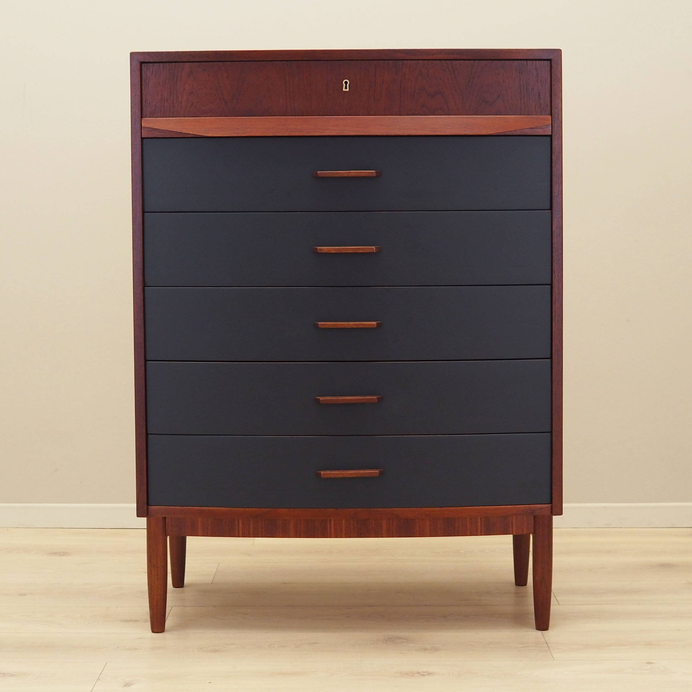 Commode en teck, design danois, années 1970, production : Danemark