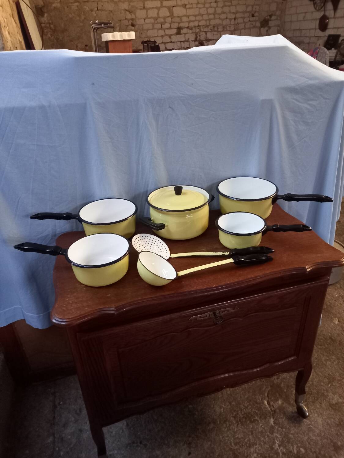 Set of 7 vintage enameled pans