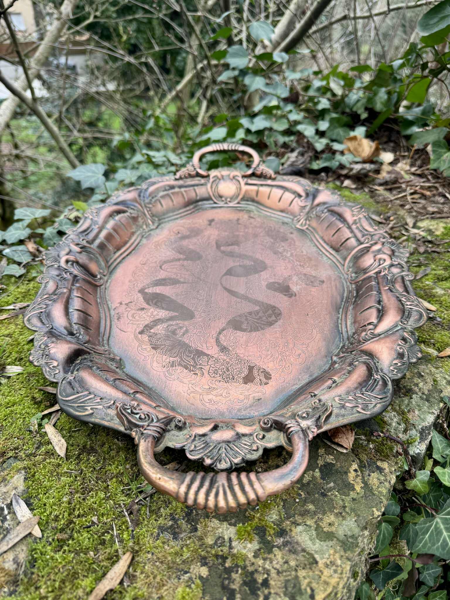 Large plateau style Baroque from the 1950s.