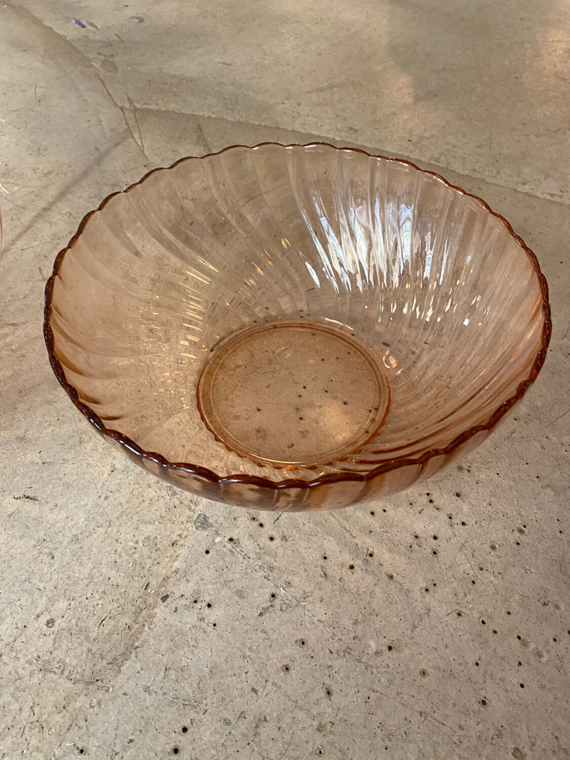 Salad bowls in rosaline