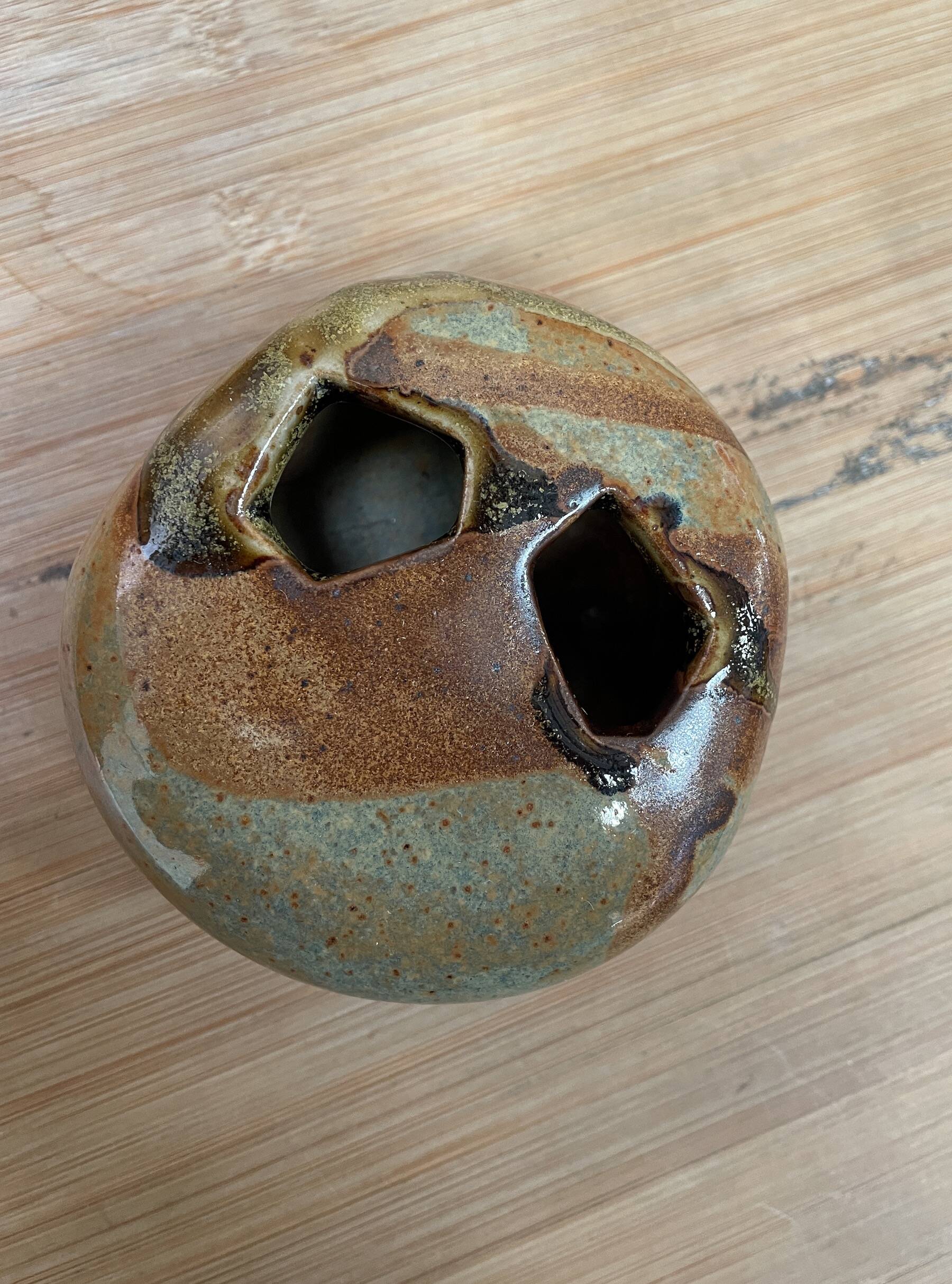 Flower spade in Puisaye sandstone by Jean Cacheleux