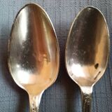 Set of 2 silver-plated metal spoons
