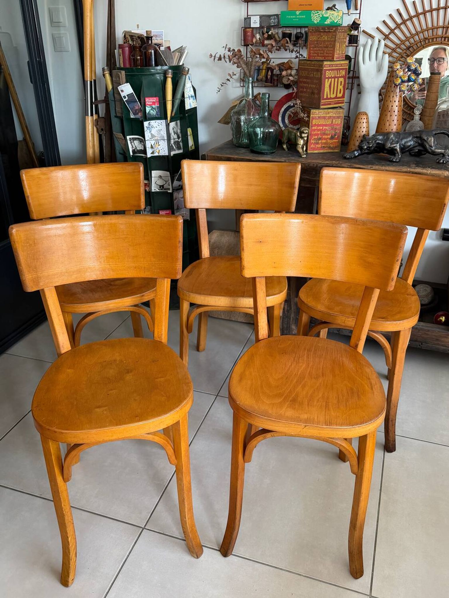 Suite de 5 chaises bistrot Baumann vintage