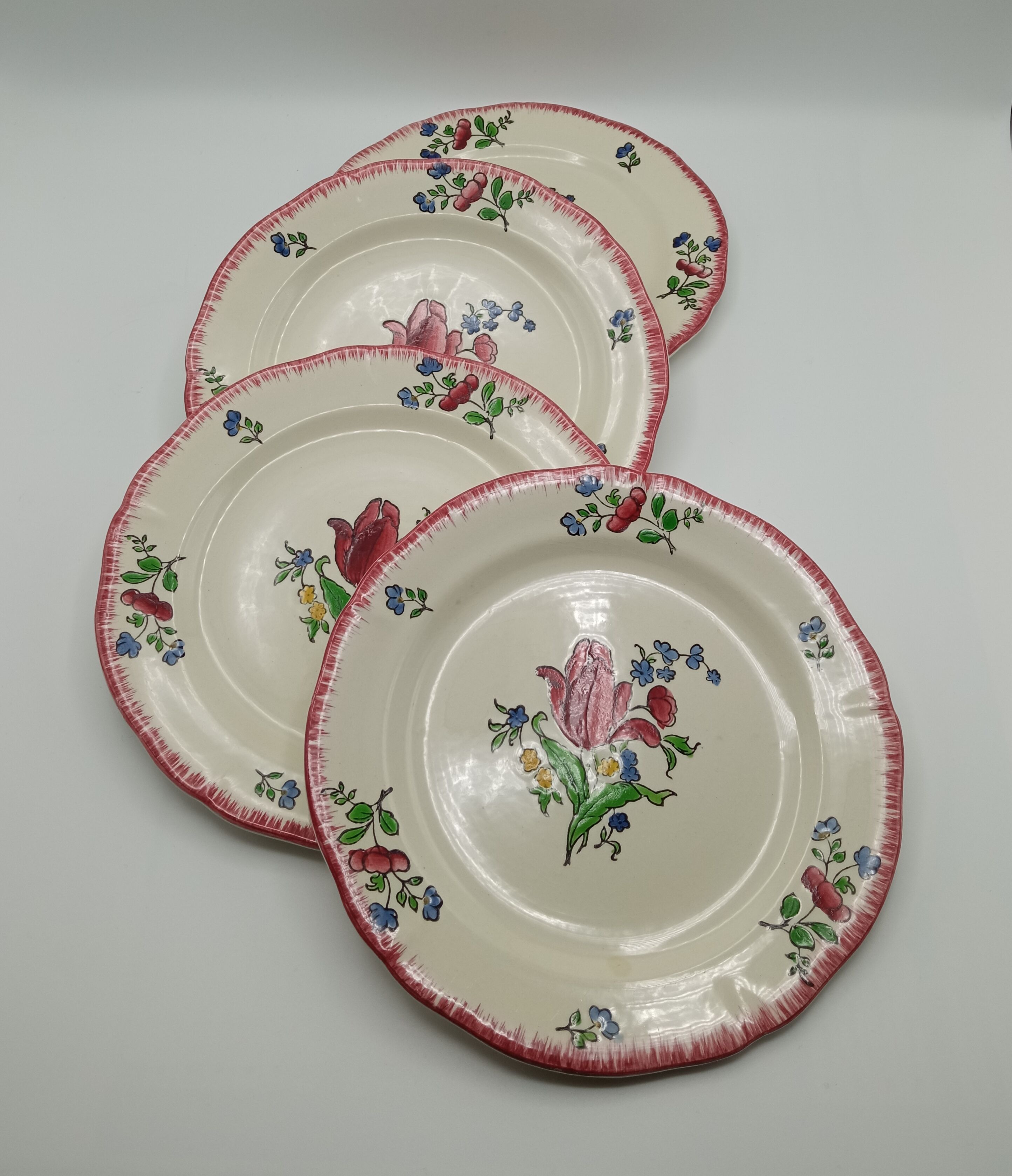 Gien's faience plates