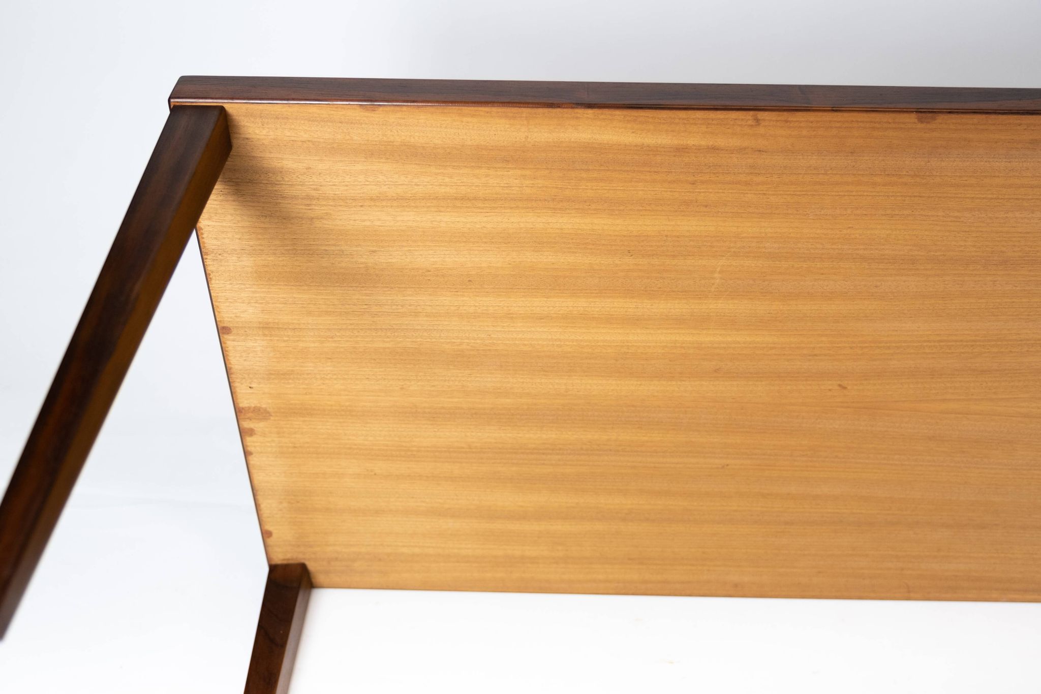 Table basse en bois de rose de design danois des années 1960.