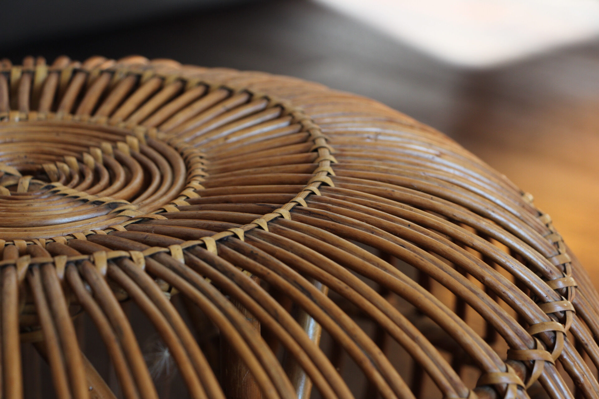 Ottoman pouf in Albini rattan