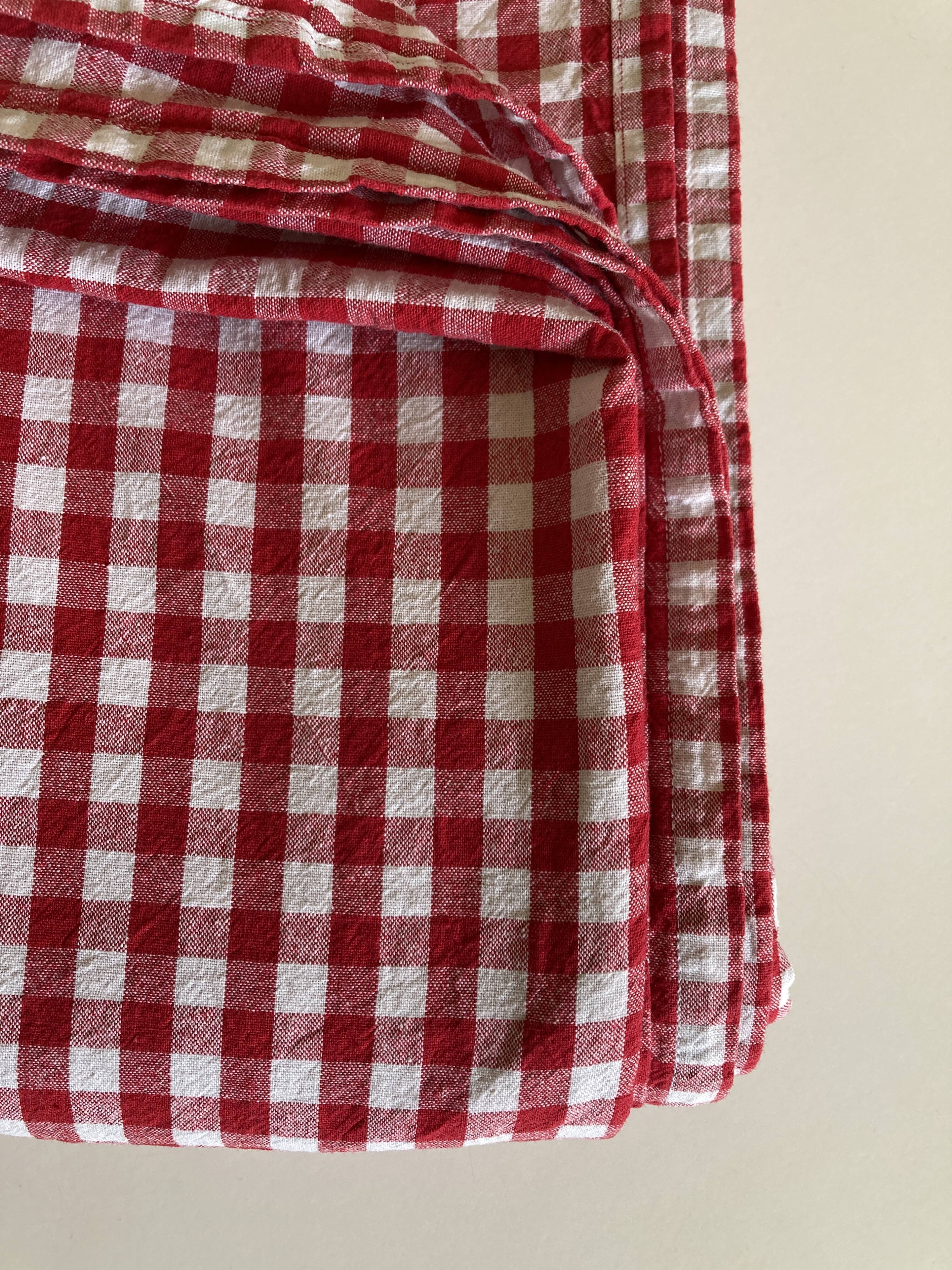 XXXL country tablecloth in poppy red gingham canvas