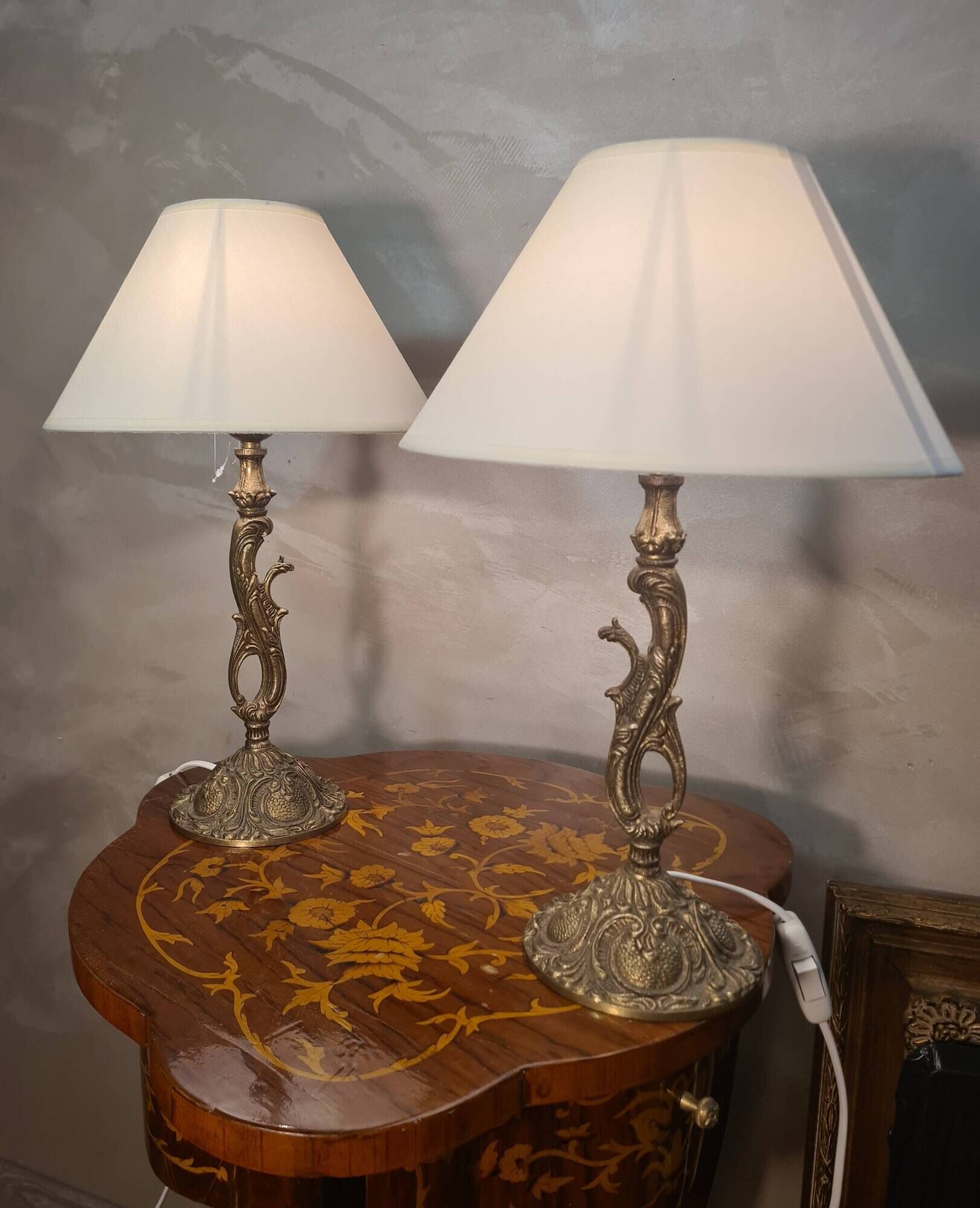 Pair of bronze bedside lamps in Rococo style 42x24, electrical working, very pretty.