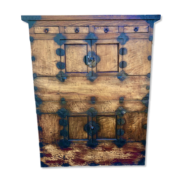 Korea chest