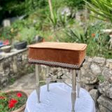 Charming stool in brown velvet and chrome metal