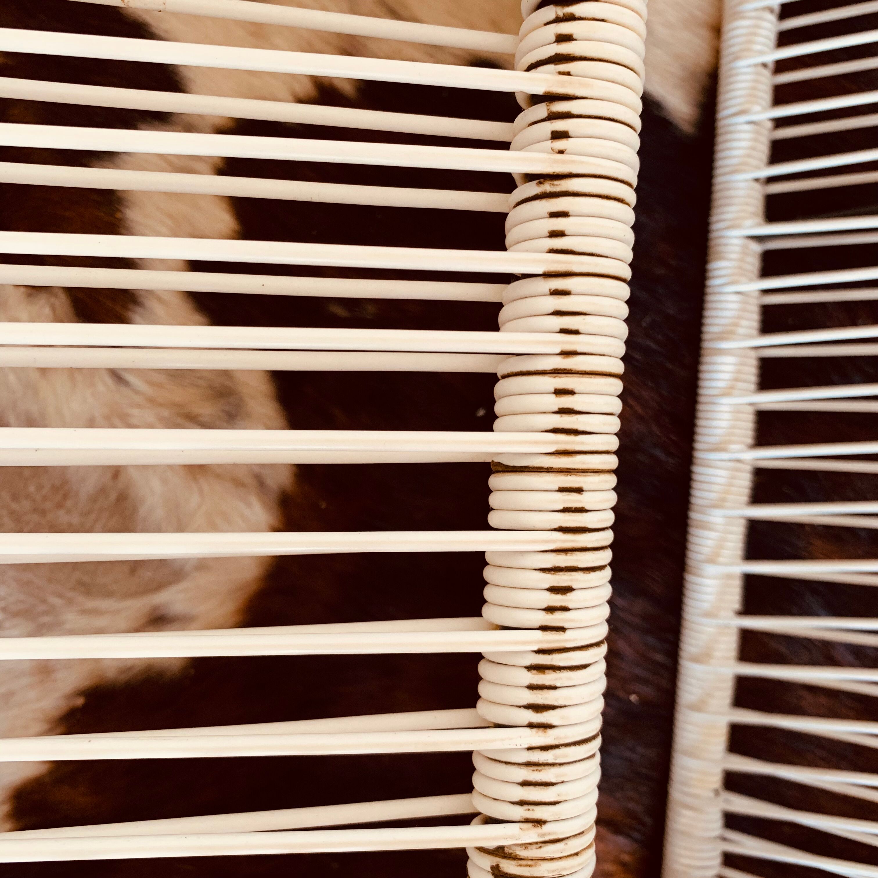 2 garden armchairs in white scoubidou