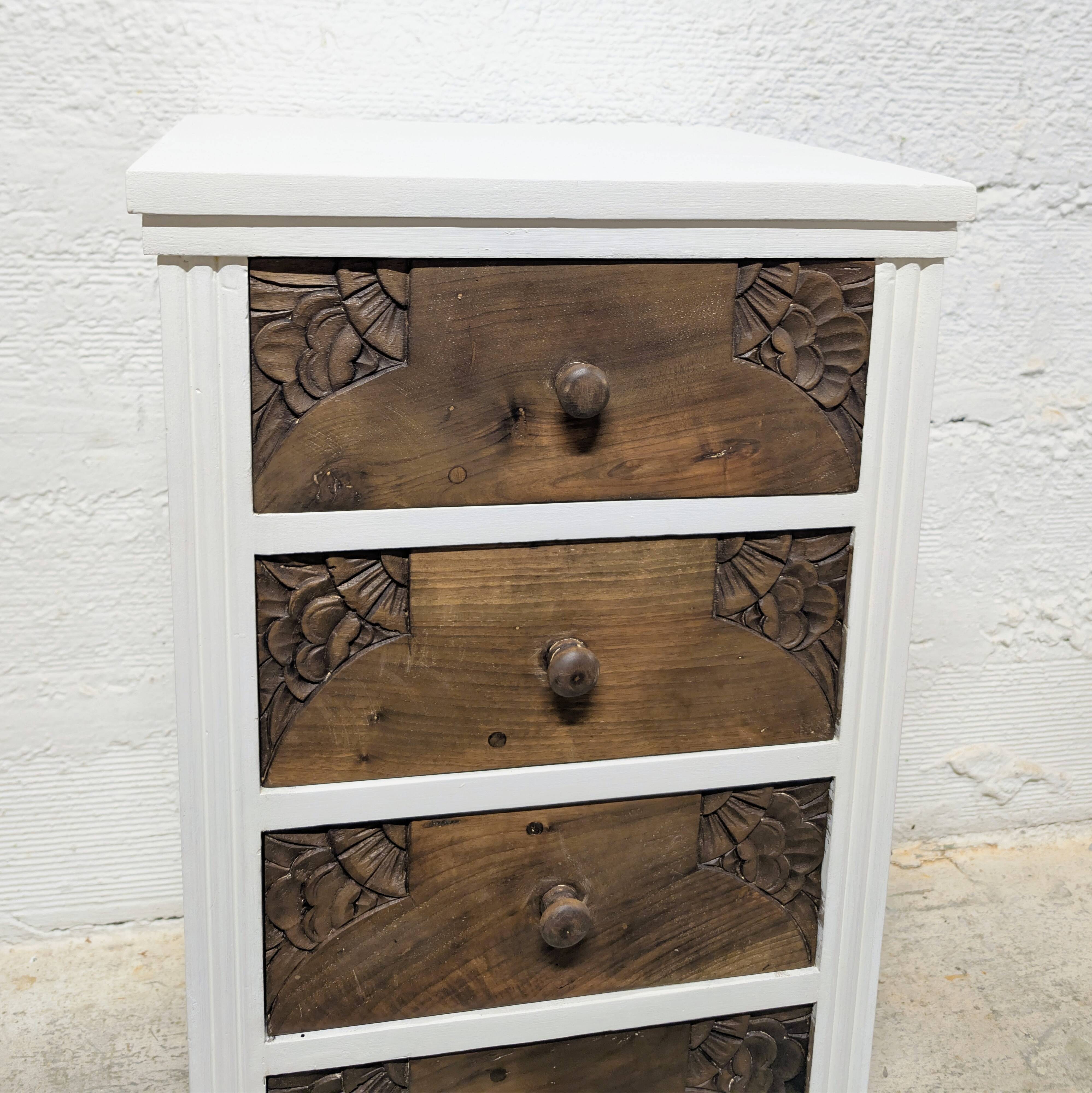 Small chest of drawers with 4 drawers, carved wood