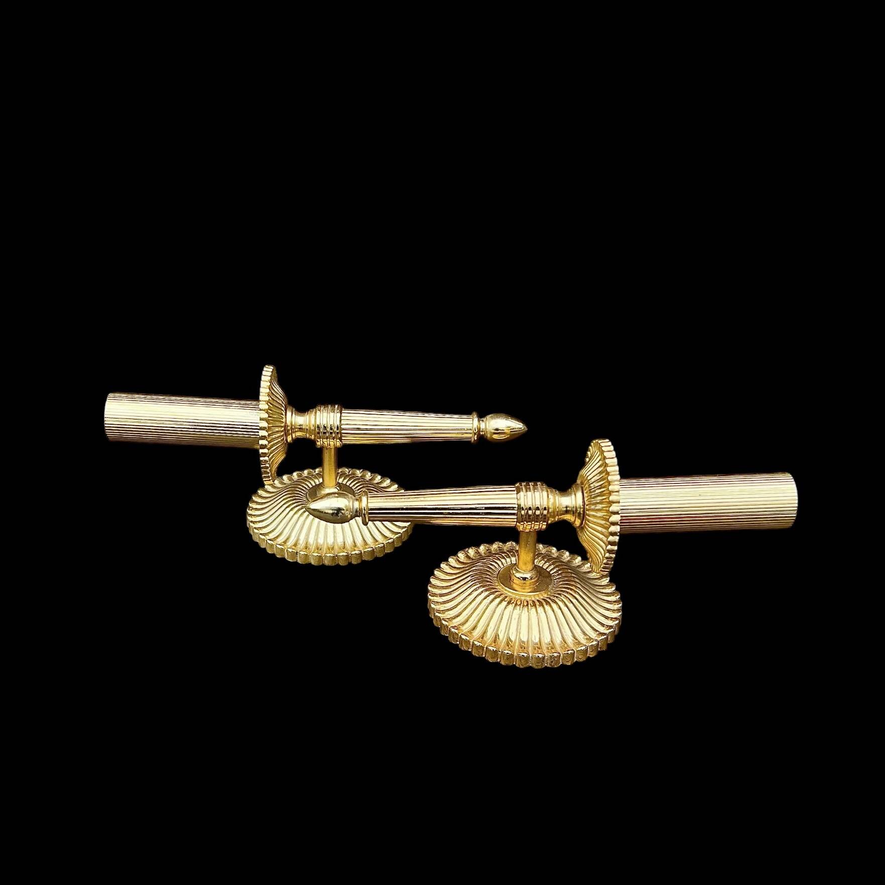 Paire d’appliques murales anciennes en laiton doré – style classique