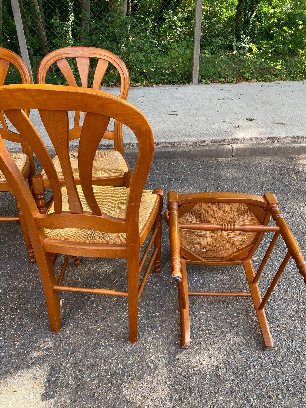 4 country-style Louis Philippe medallion chairs with rush seats from the 1970s.