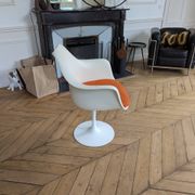 Pair of Tulip Knoll Saarinen armchairs
