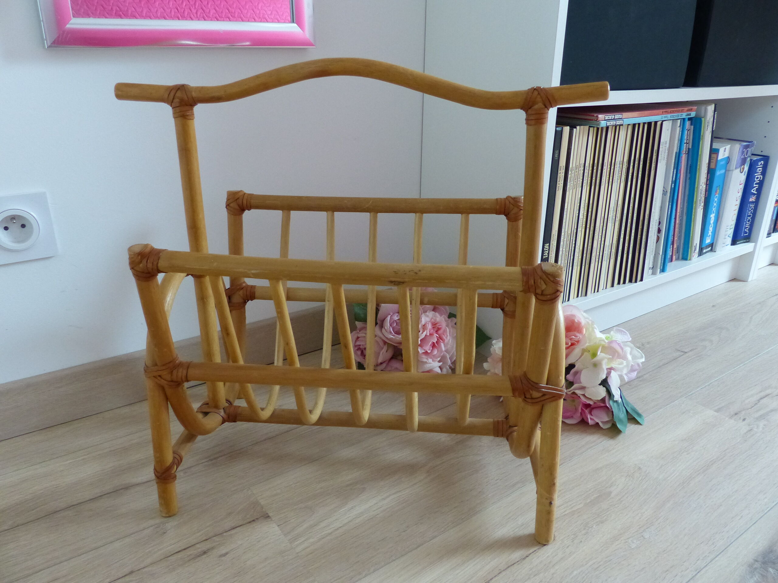 Large vintage rattan magazine holder 1960s - 1970s