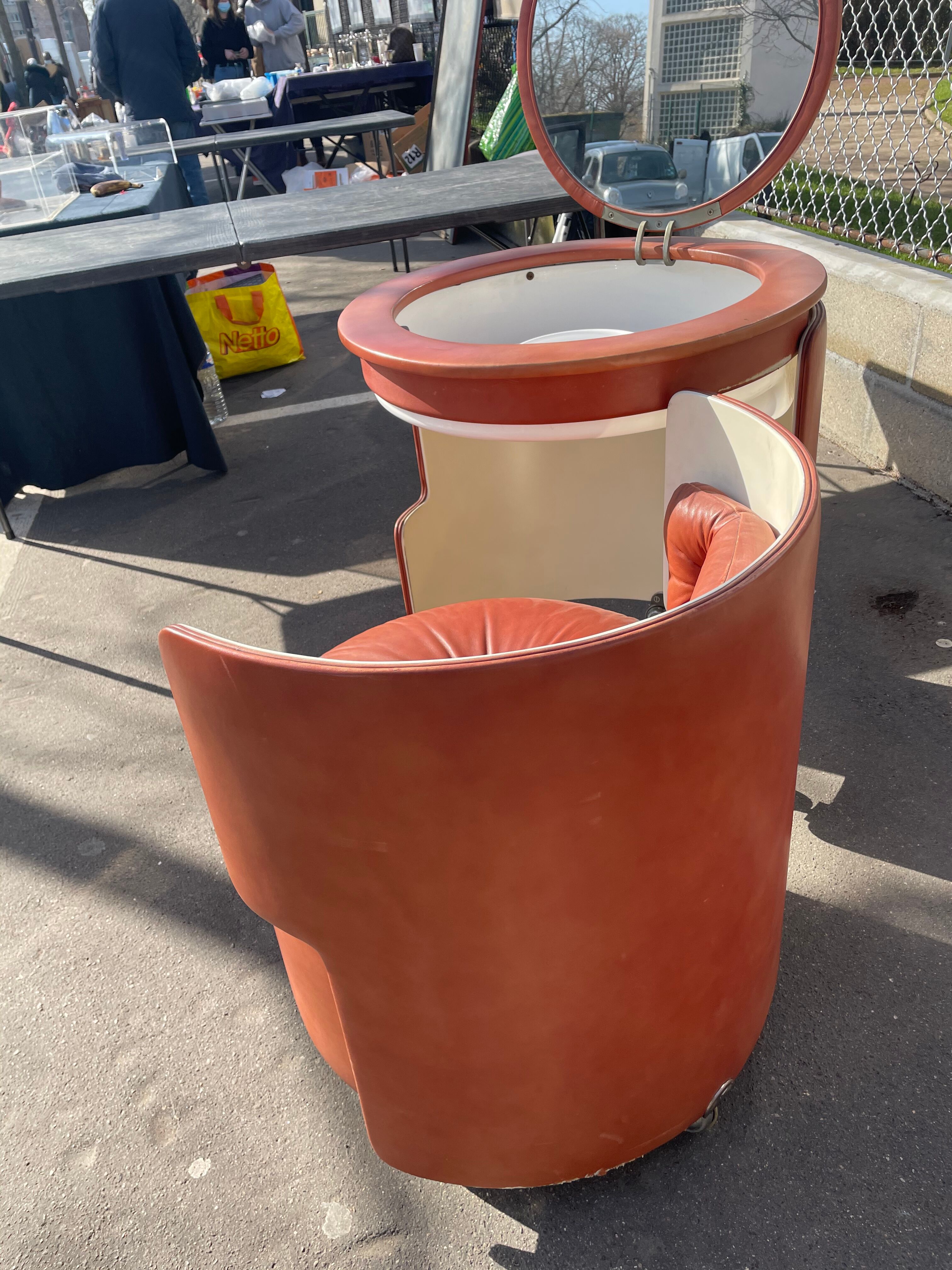 Hairdresser Dilly Dally & Luigi Massoni for Poltrona Frau, 1968