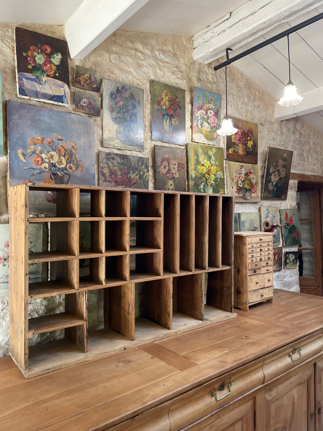 Shelf workshop or vinyl lockers