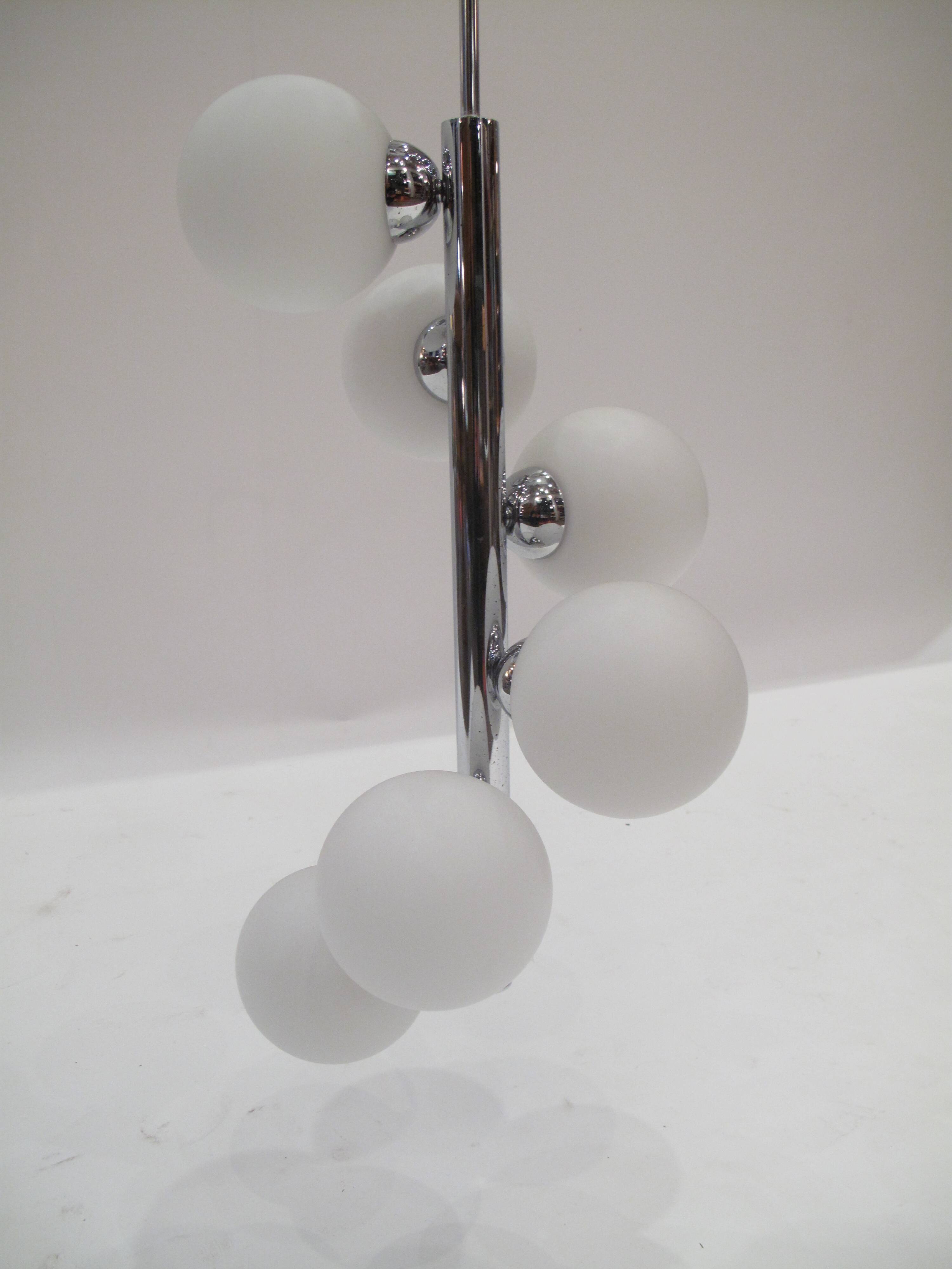 Chrome and white opaline suspension
