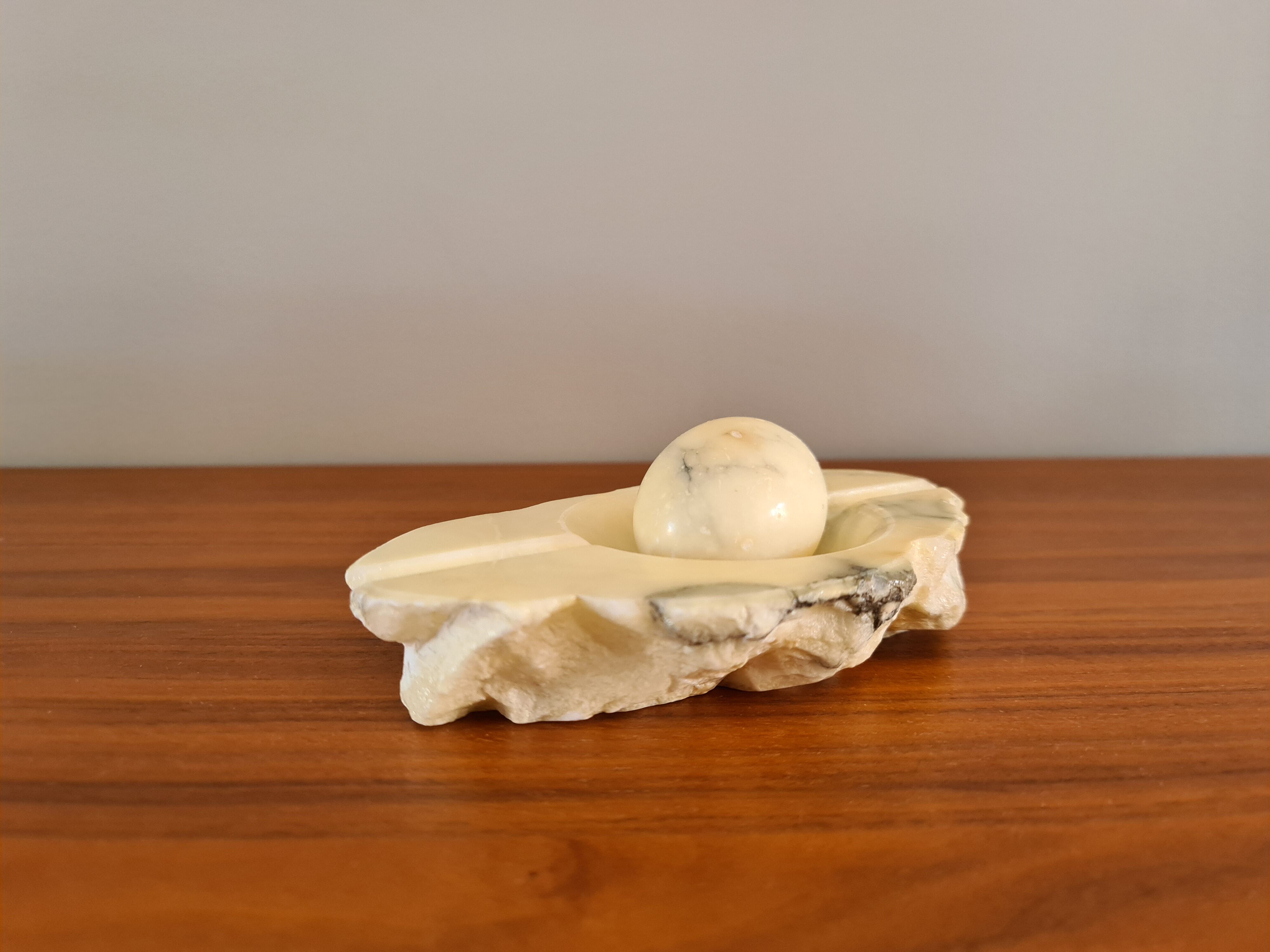 Ashtray in alabaster 1950