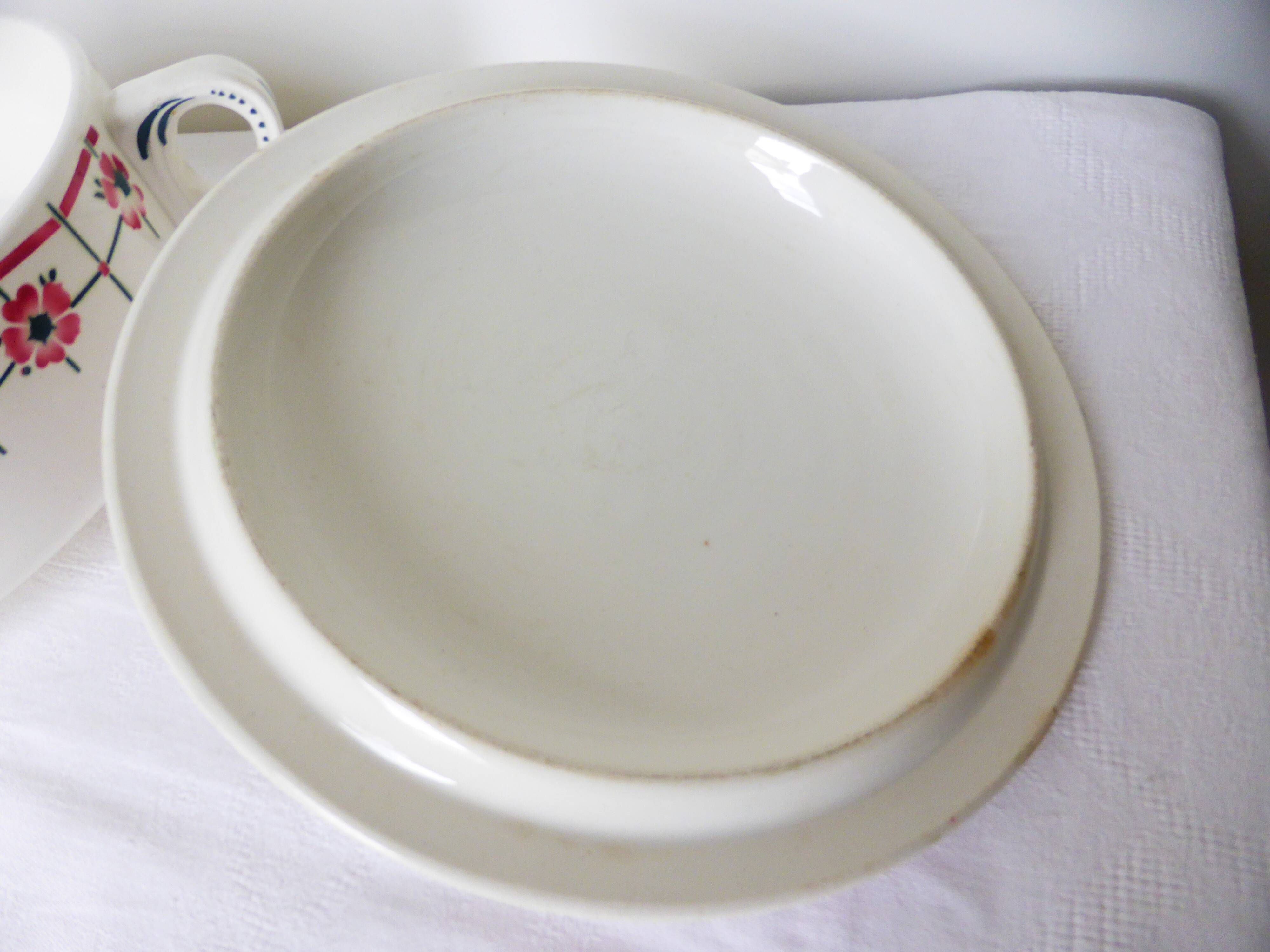 1 vintage soup tureen or vegetable dish from Céranord St Amand model Monique 2103166