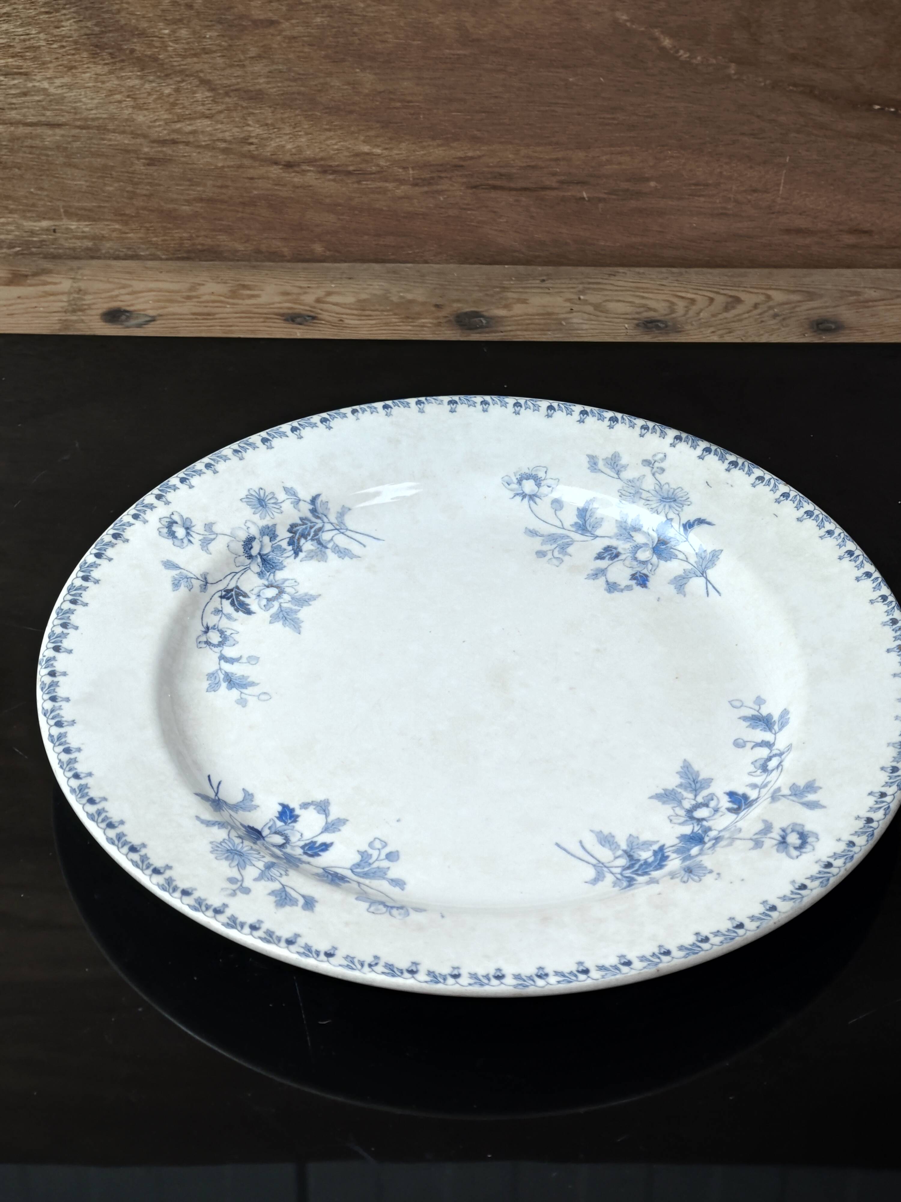 Round plate Maastricht Holland Terre de Fer model Toulouse