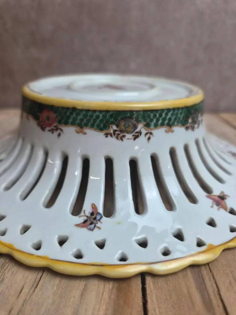 Openwork porcelain cup Fabienne Jouvin Paris – bird decoration