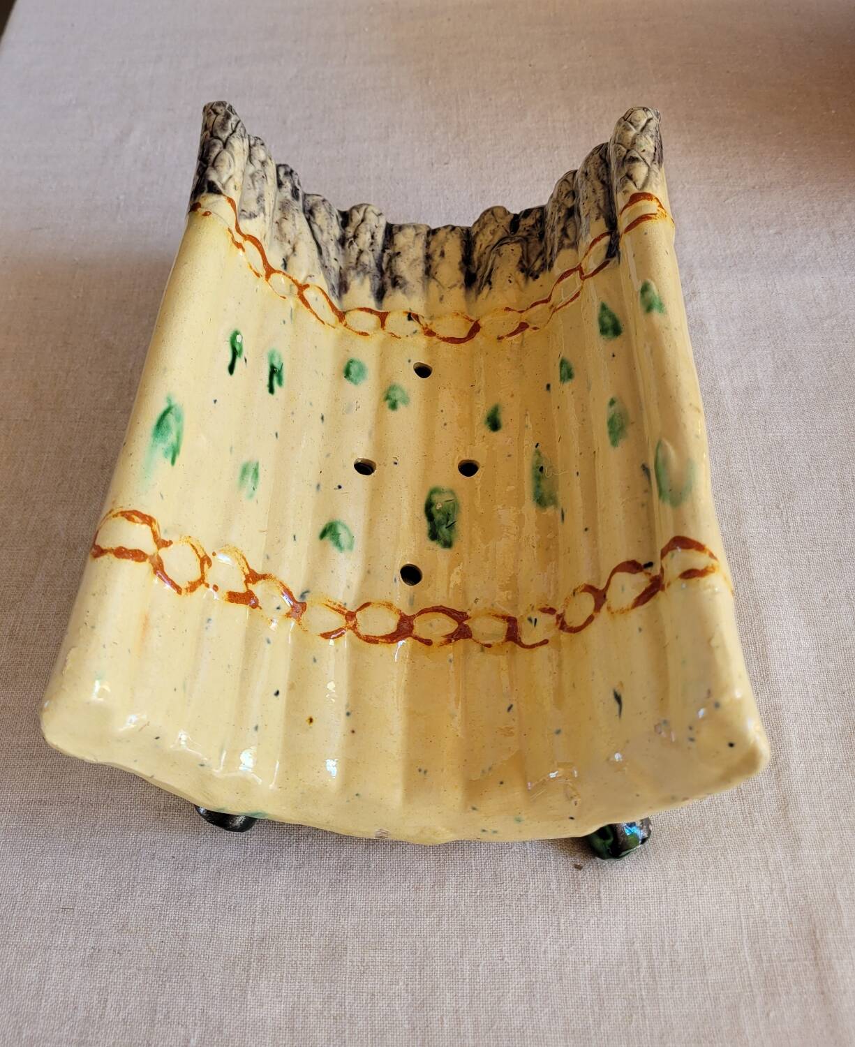 Asparagus dish in slipware