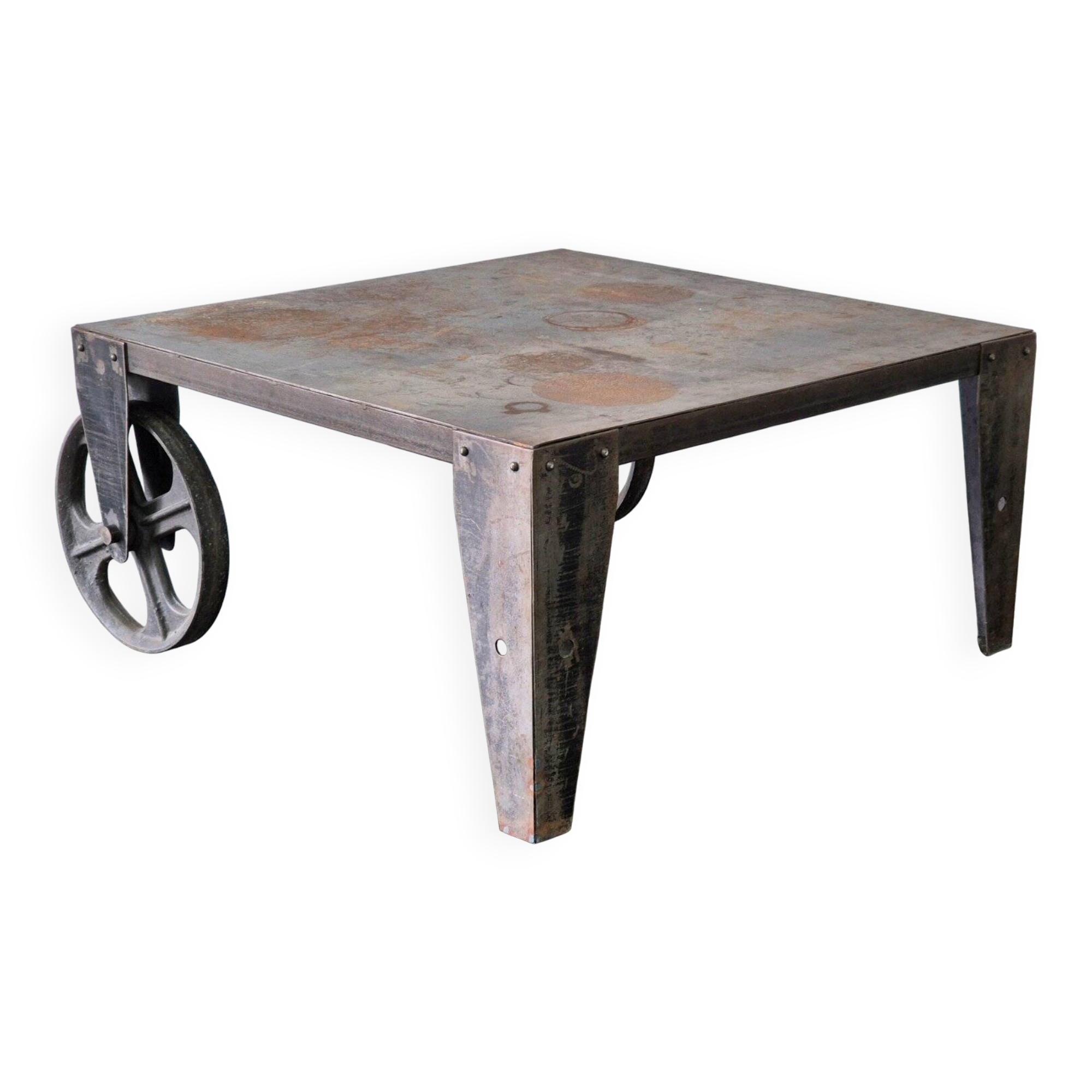 Table basse en acier industriel brutaliste