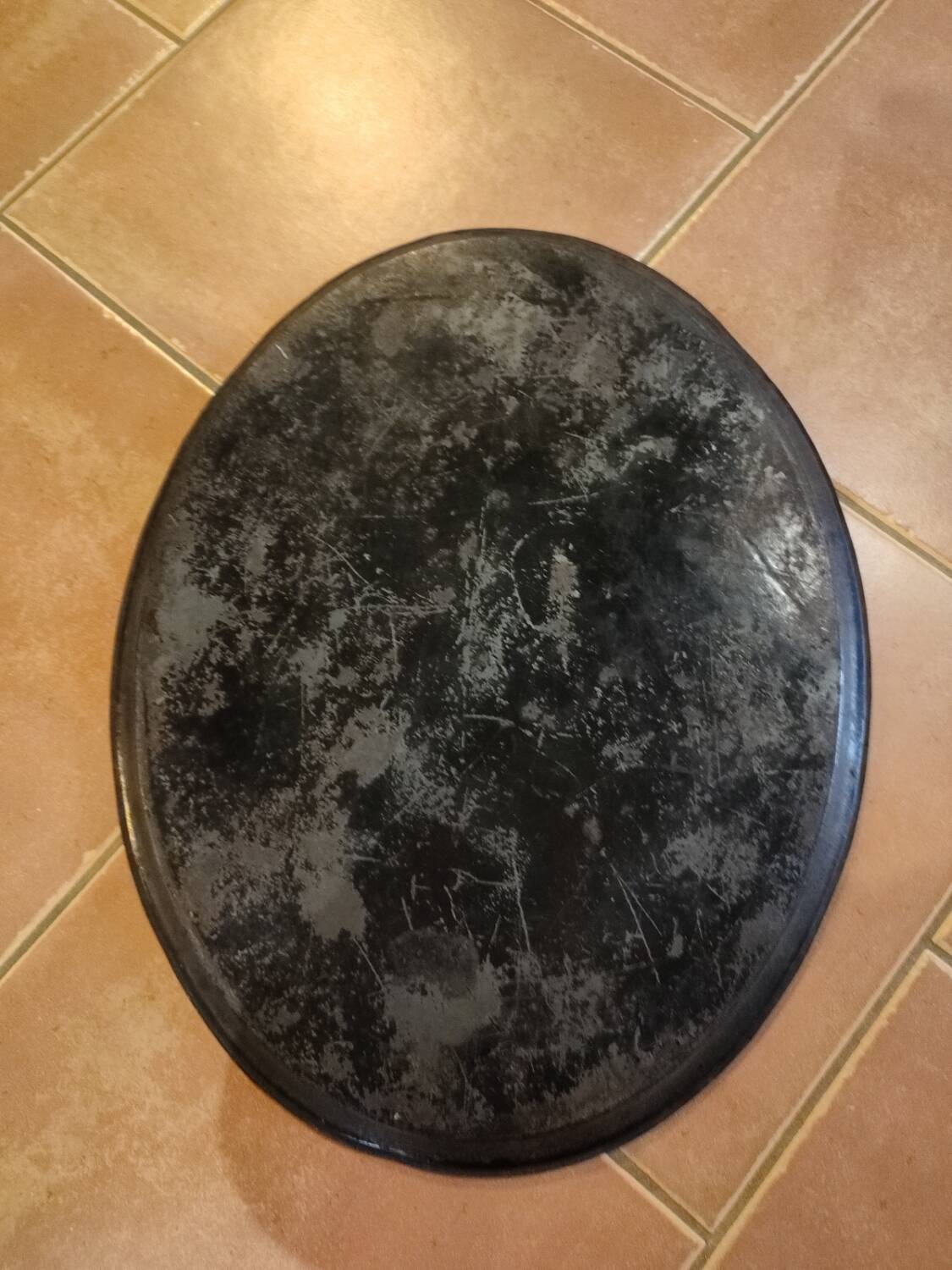 Hand-painted tray in enamelled sheet metal with a bouquet of Napoleon flowers