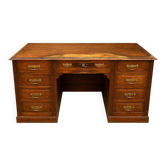 Pedestal desk in oak with a drawer unit