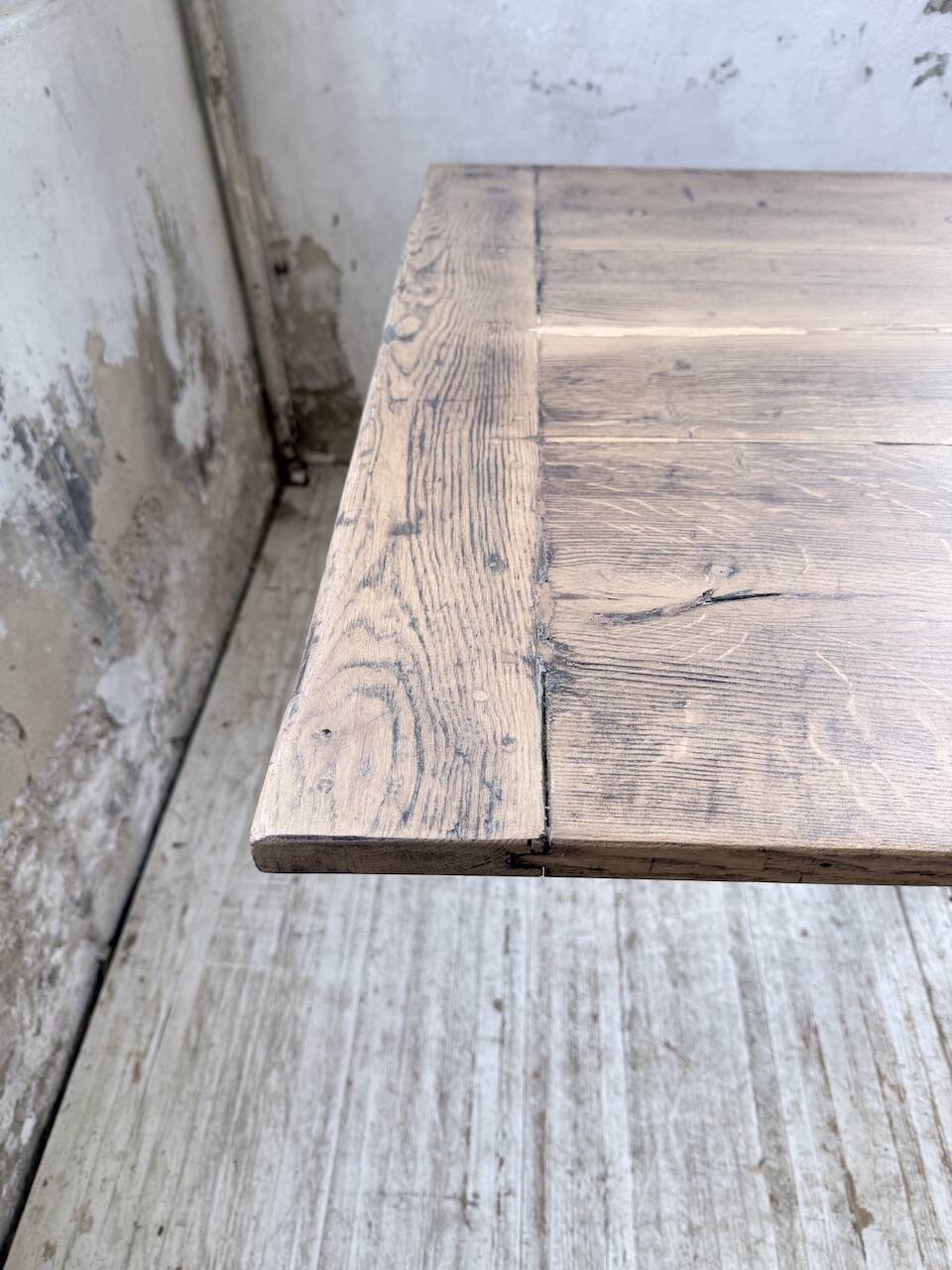Solid oak farmhouse table with integrated extensions 1950