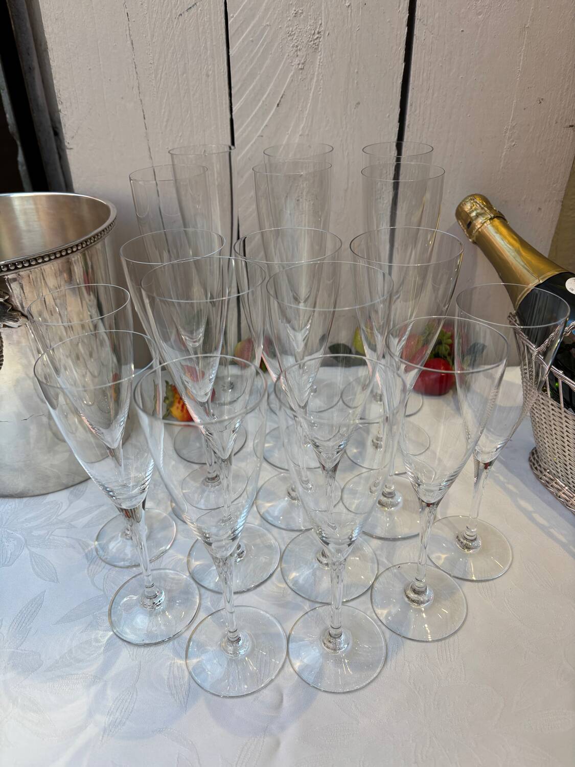 17 Baccarat crystal flutes, Dom Pérignon model