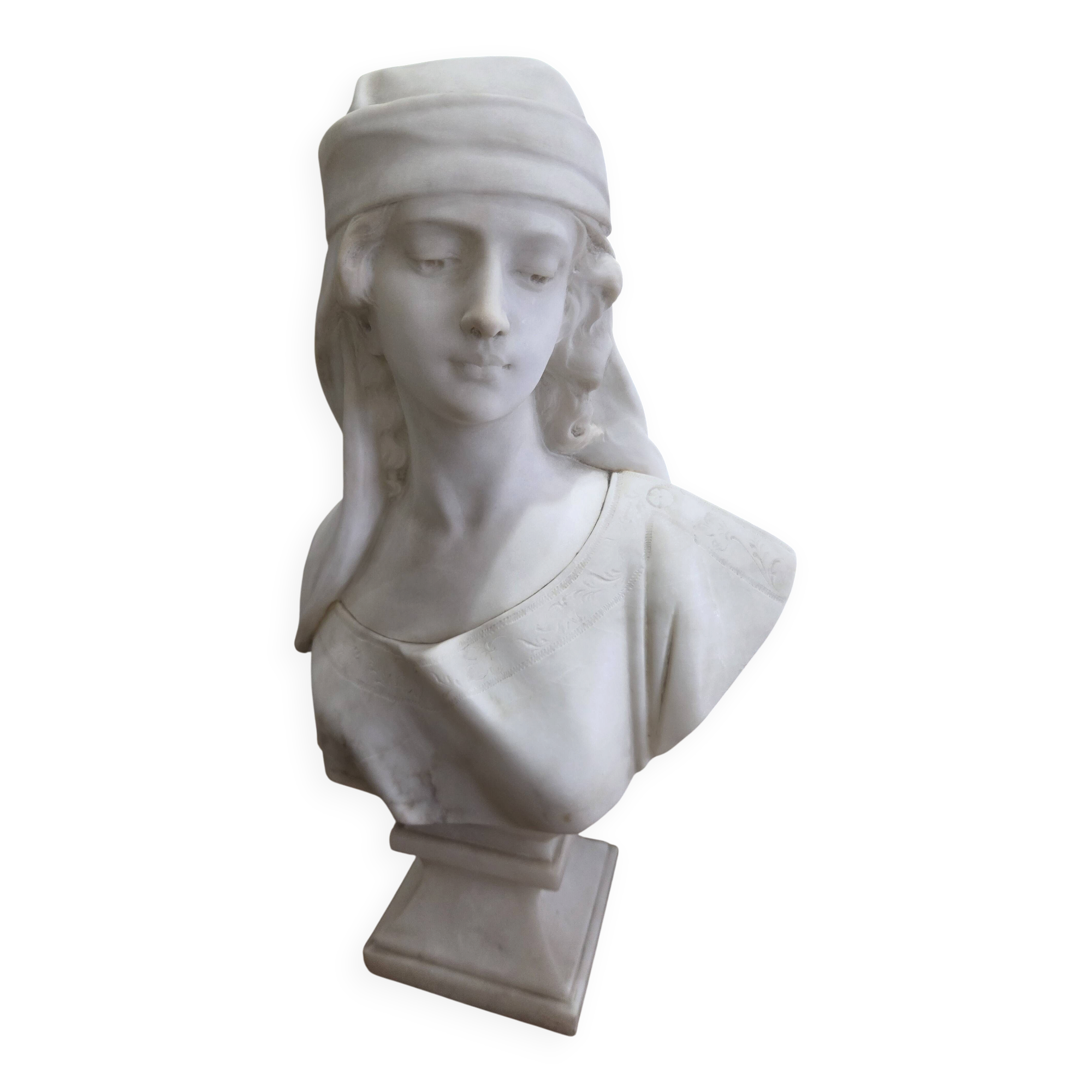 PUCI bust in Carrara marble