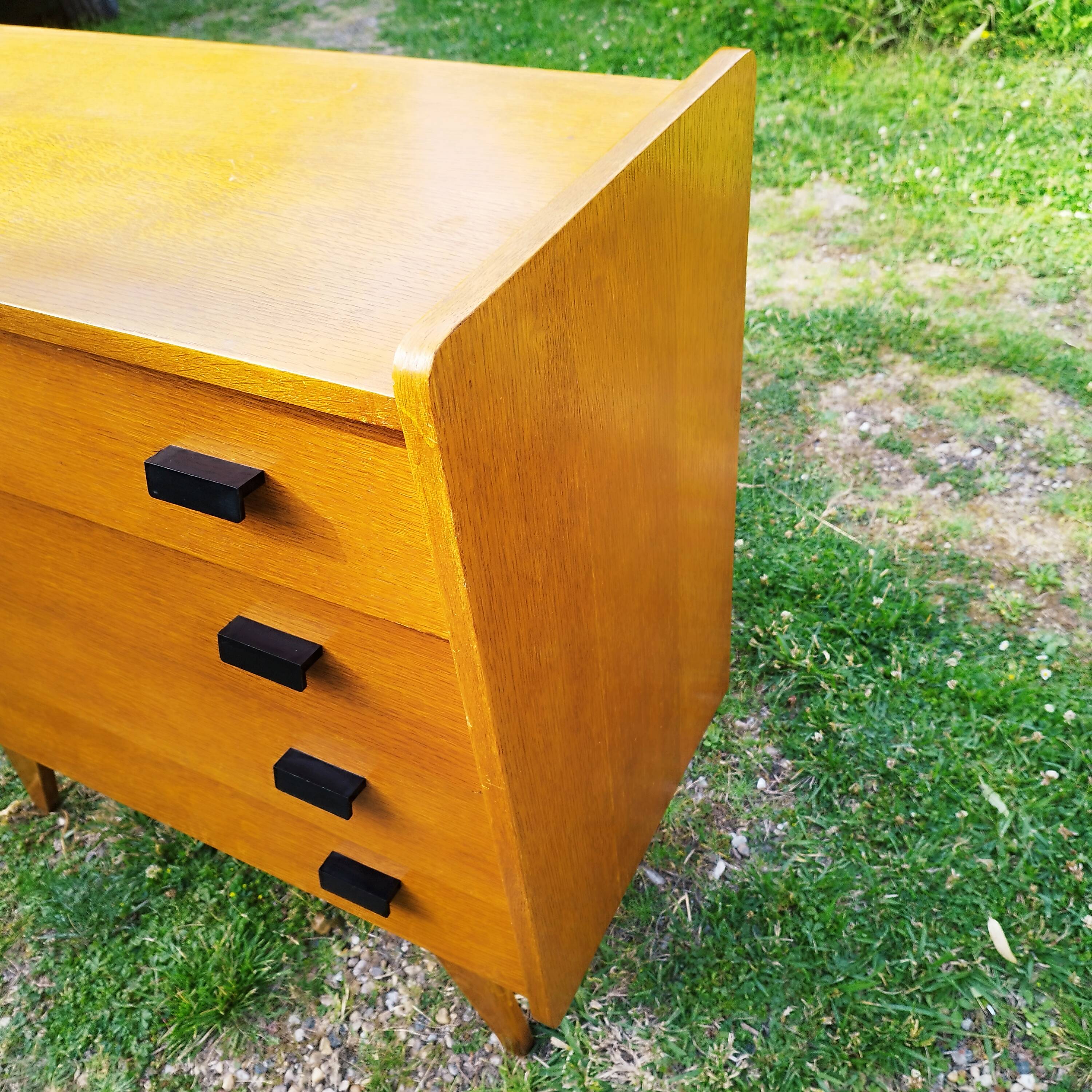Vintage chest of drawers