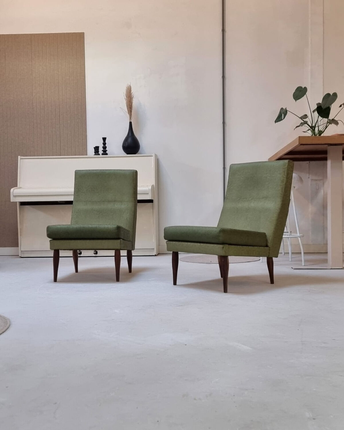 Fauteuils du milieu du siècle