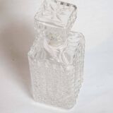 Whiskey decanter with spike pattern